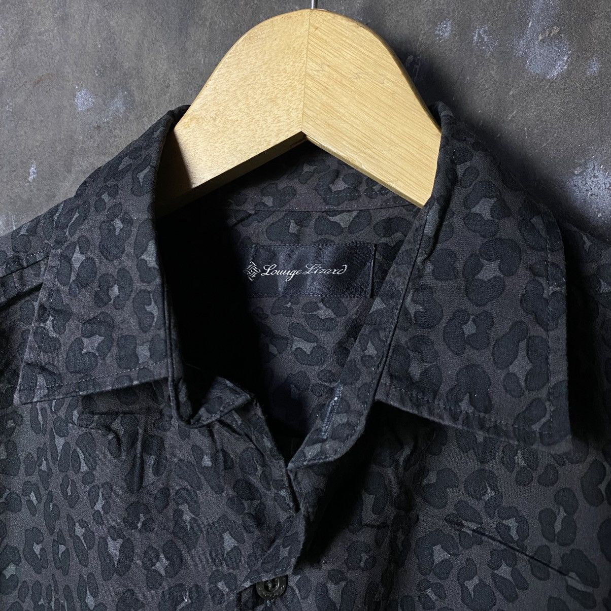 If Six Was Nine × Le Grande Bleu (L.G.B.) × Lounge Lizard vintage lounge lizard leopard style shirt by odds.co ltd Size US S / EU 44-46 / 1 - 4 Thumbnail