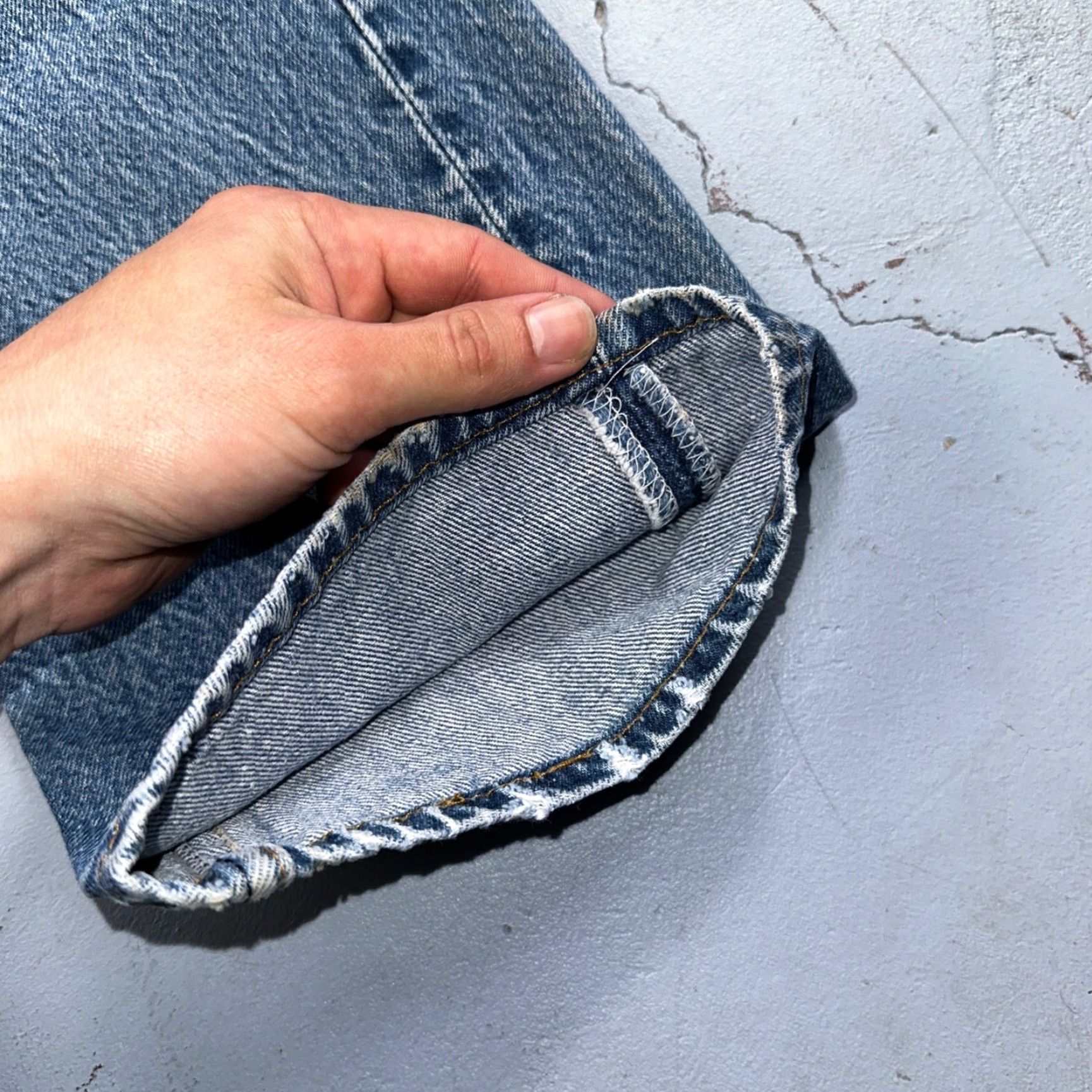 Levi's VINTAGE Levis 501 90s USA XX Straight Leg Jeans 35x36 Blue Light Wash 32x32 Men Size US 35 - 4 Thumbnail