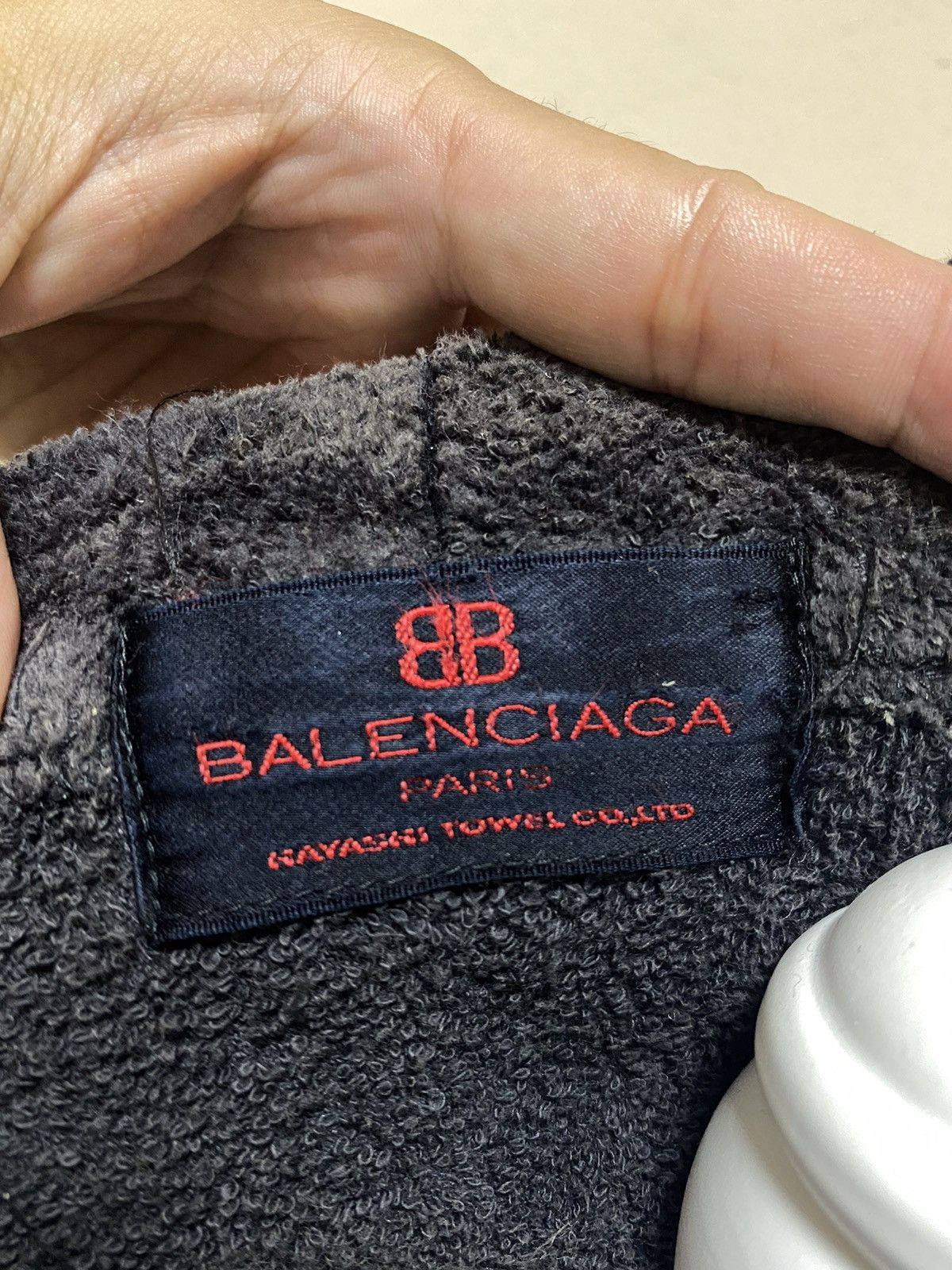Balenciaga OS Unisex Balenciaga Towel Trench Embroided Logo One Pocket Size US M / EU 48-50 / 2 - 6 Thumbnail