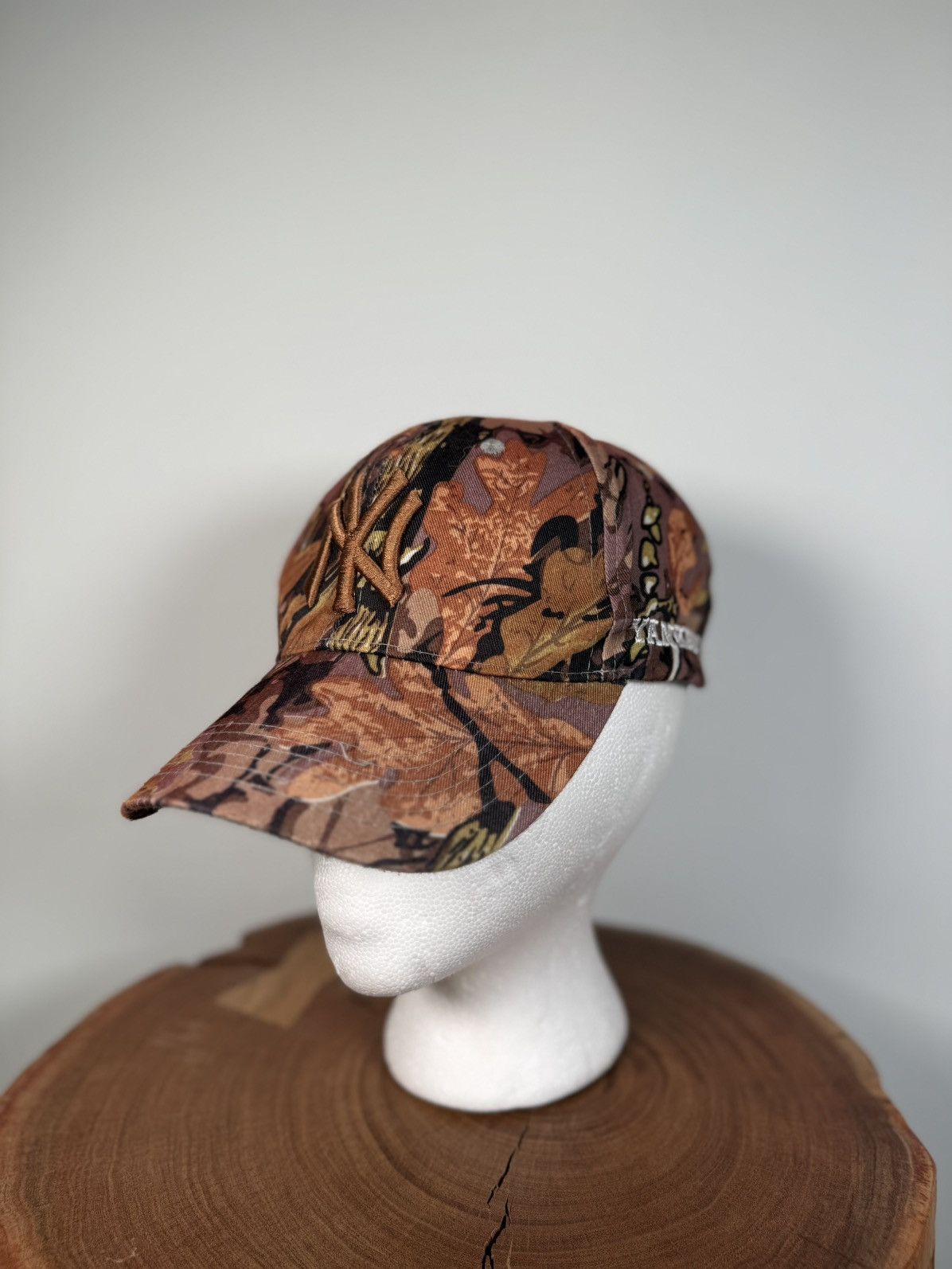 New York Yankees Y2K Yankees Leaf Print Camouflage Hat Size ONE SIZE - 1 Thumbnail