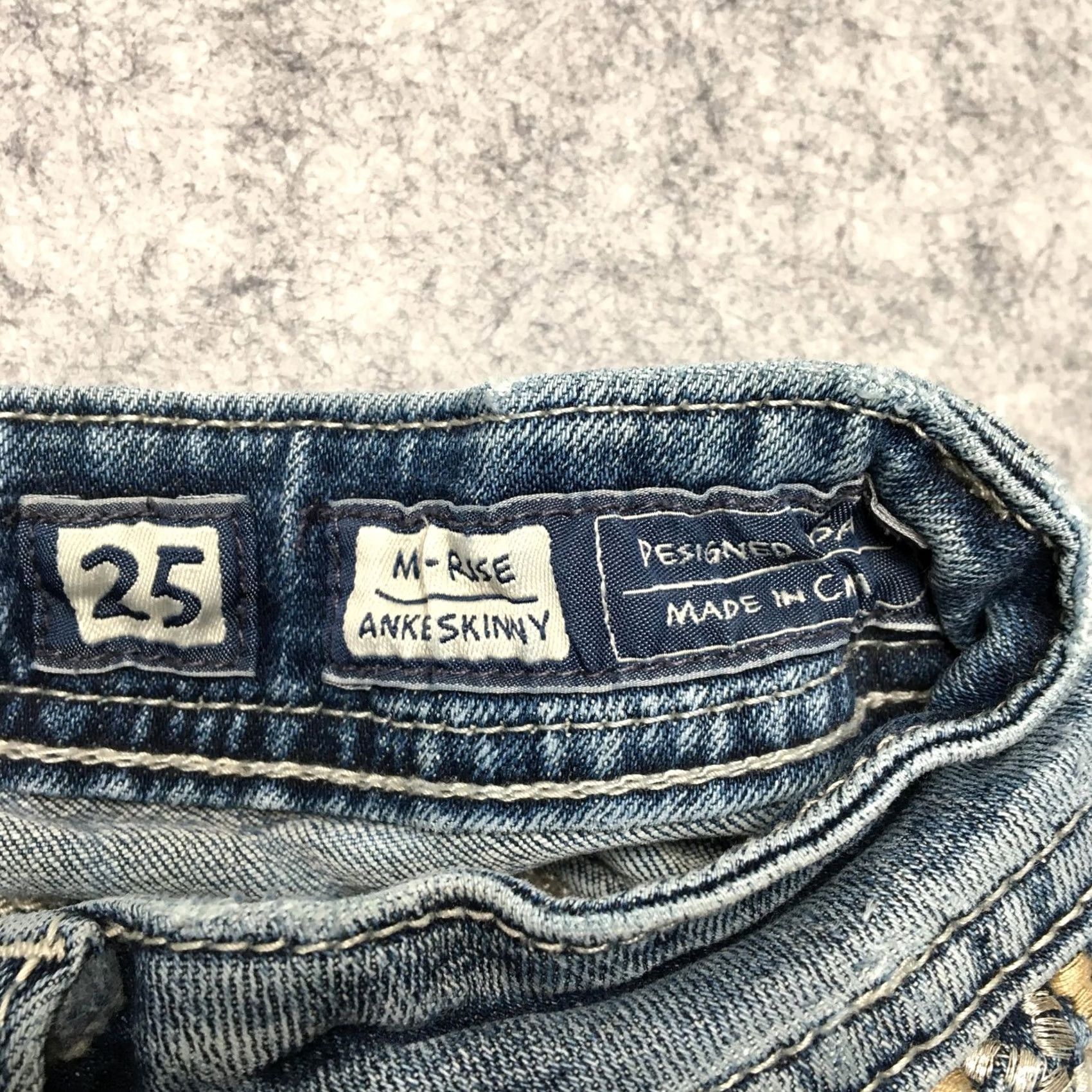 Miss Me VINTAGE Miss Me Jeans Womens 25 Blue Mid Rise Ankle Skinny Embroidered Stretch Size 42" / US 20 - 7 Thumbnail