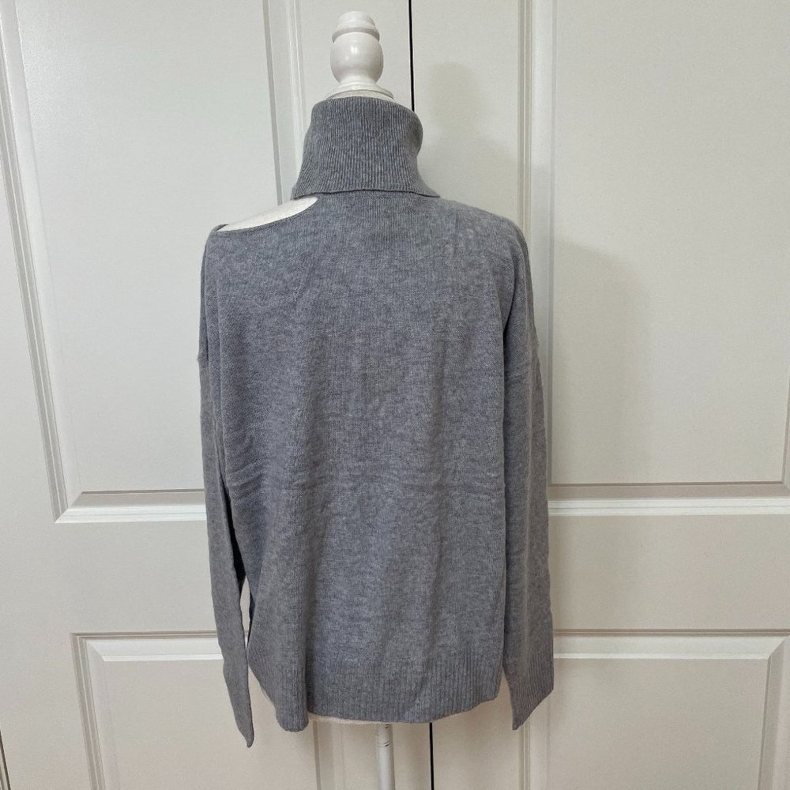 360Cashmere Gladice Cashmere Turtleneck Sweater from 360 Cashmere Size S / US 4 / IT 40 - 6 Thumbnail
