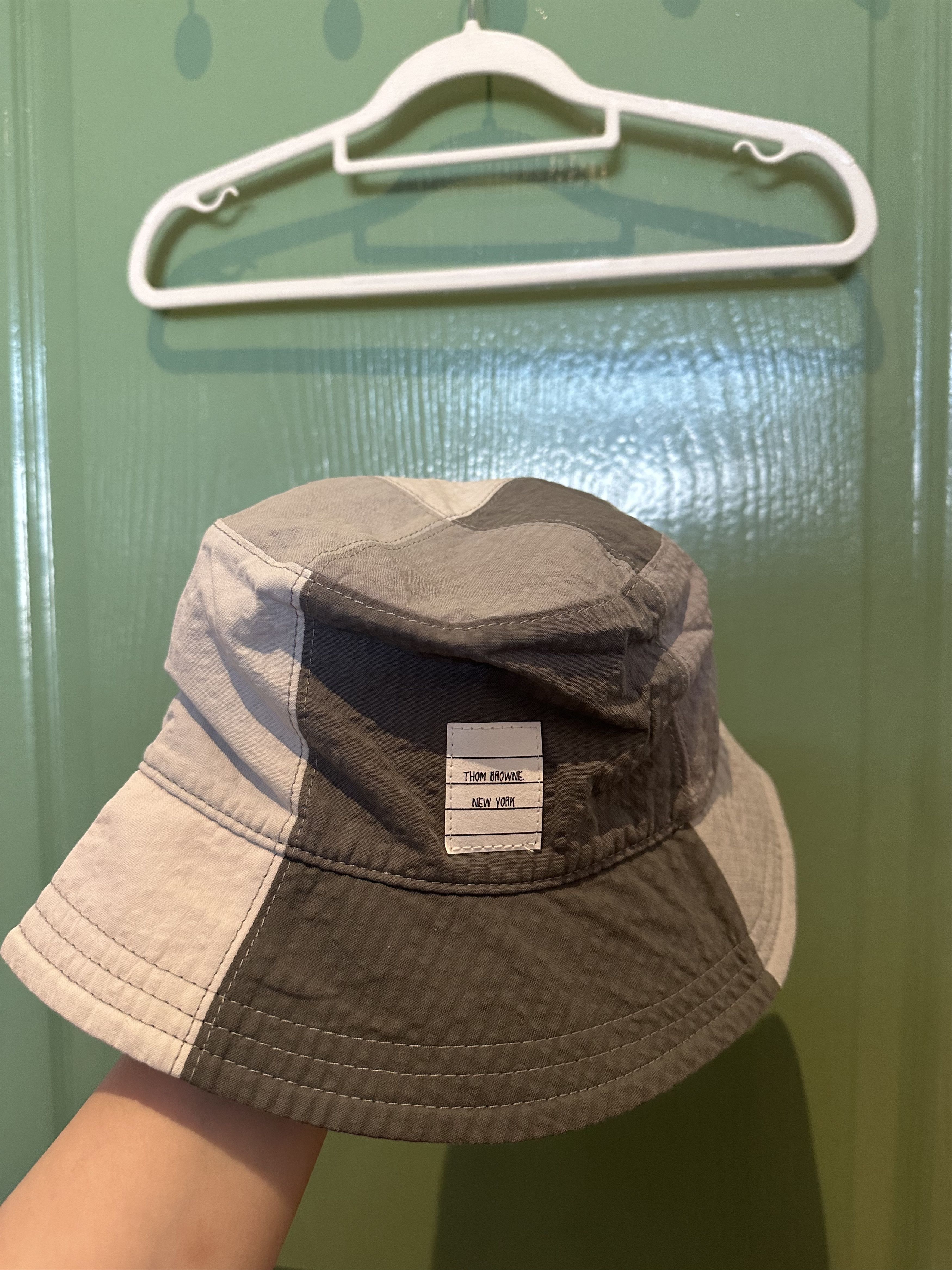 Thom Browne Thom Browne Bucket Hat in Quarter Combo Seercuker Size ONE SIZE - 7 Thumbnail