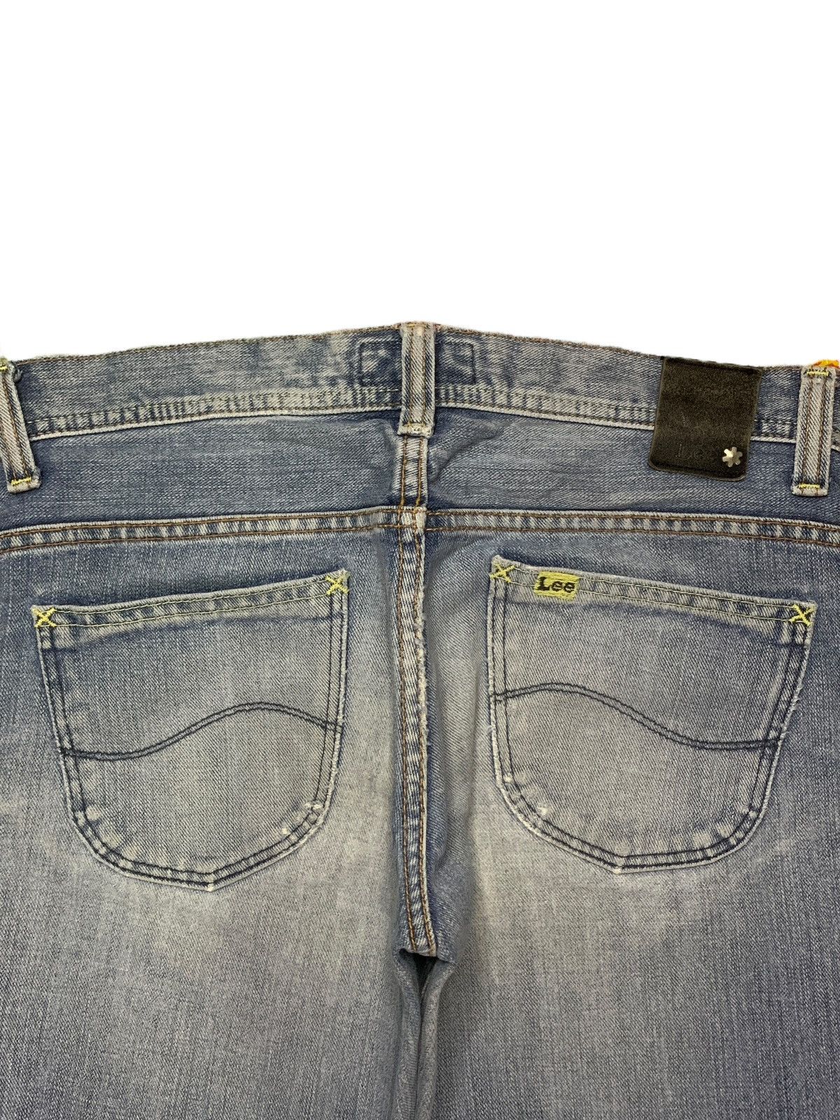 Lee Vintage Japanese Lee Riders Blue Wash Distressed Flare Jeans Size 32" / US 10 / IT 46 - 7 Thumbnail