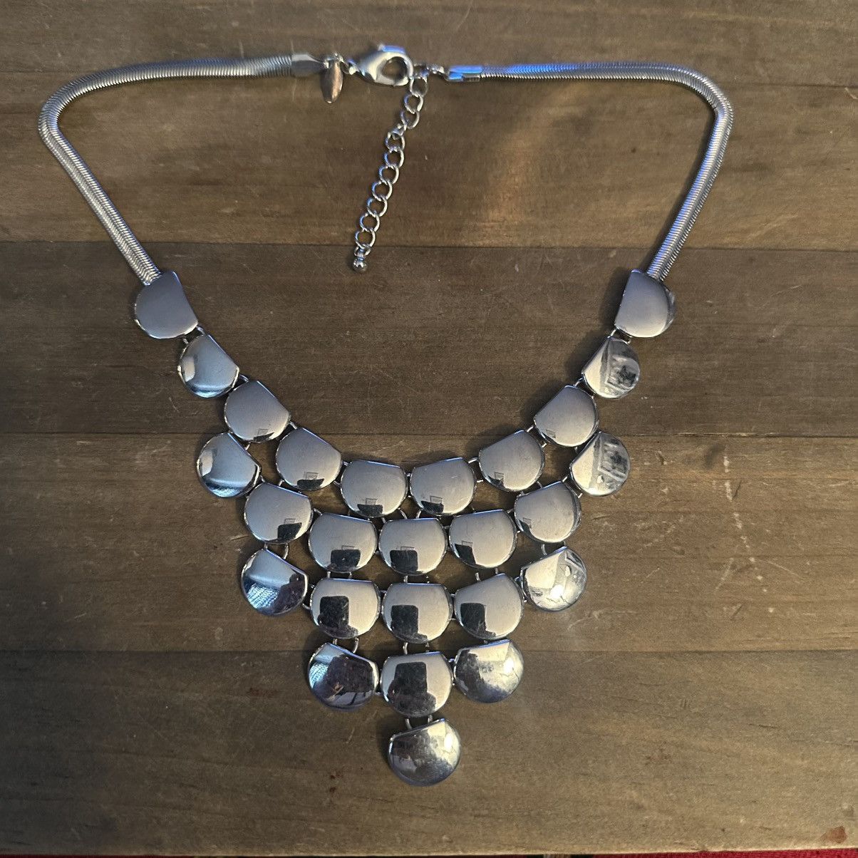Express Express silver tone tiered bib necklace Size ONE SIZE - 2 Thumbnail