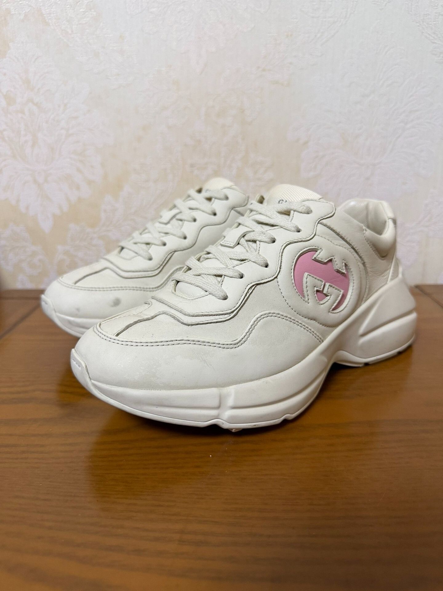 Gucci Gucci Lowtop Sneakers 37 Women Size US 6.5 / IT 36.5 - 1 Thumbnail