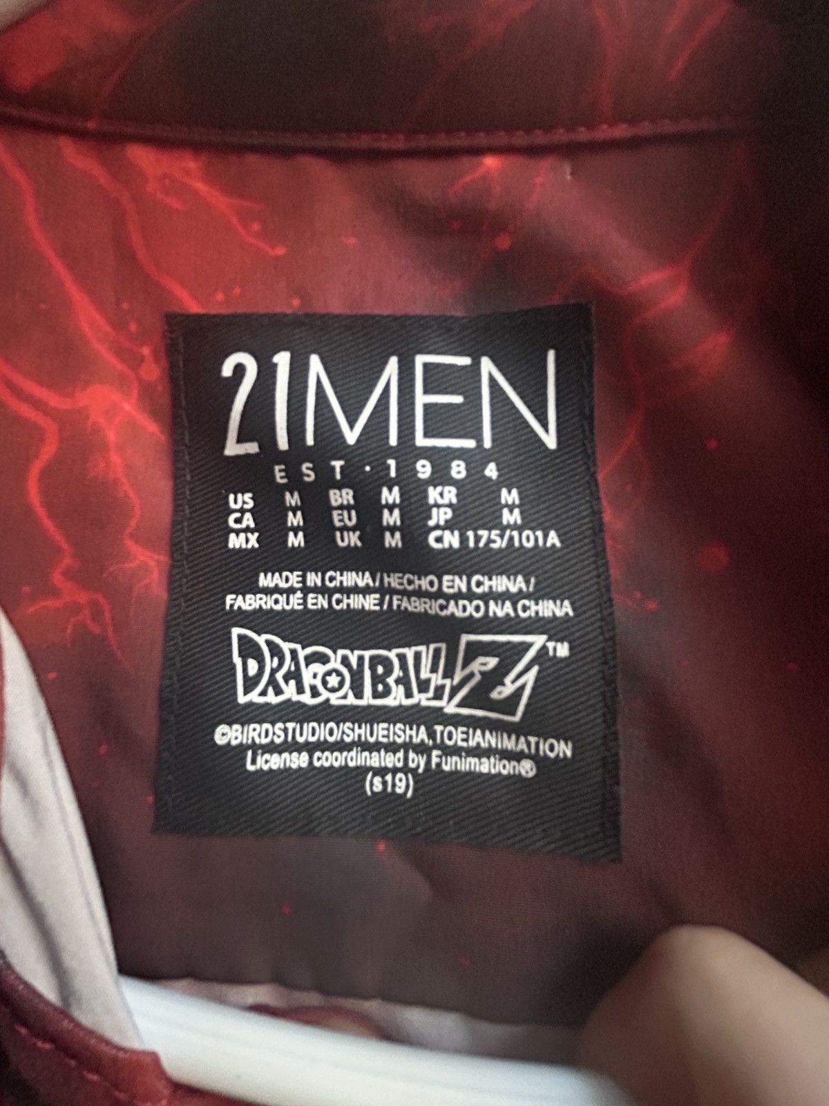 21 Men Dragon Ball Z button up MEDIUM Size US M / EU 48-50 / 2 - 3 Thumbnail
