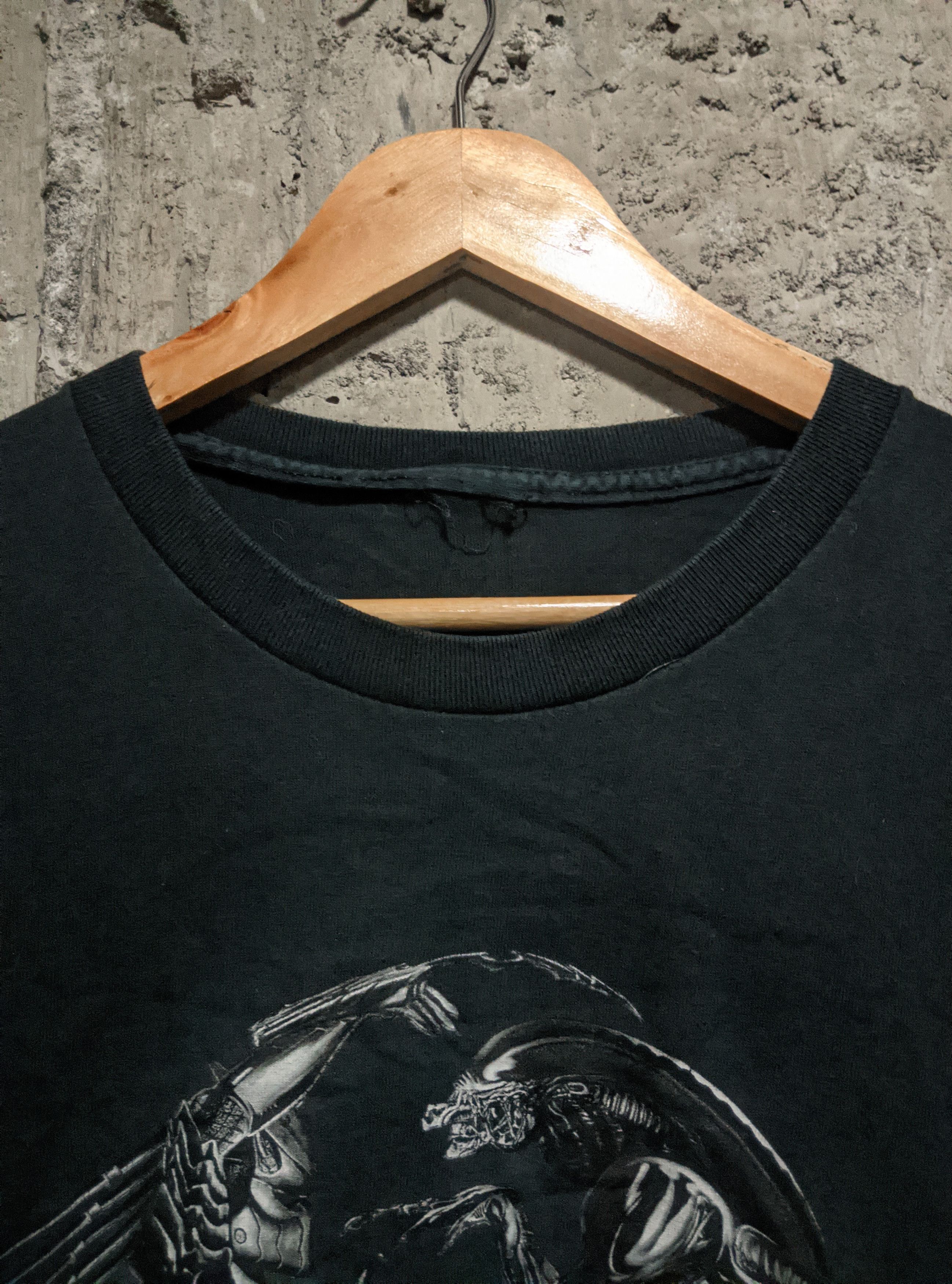 Vintage Vintage 2004 alien vs Predator promo t shirt Size US XL / EU 56 / 4 - 5 Thumbnail