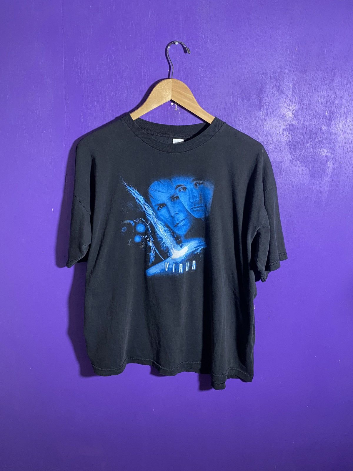 Vintage Vintage 1998 Virus movie promo t-shirt Size US XL / EU 56 / 4 - 1 Thumbnail