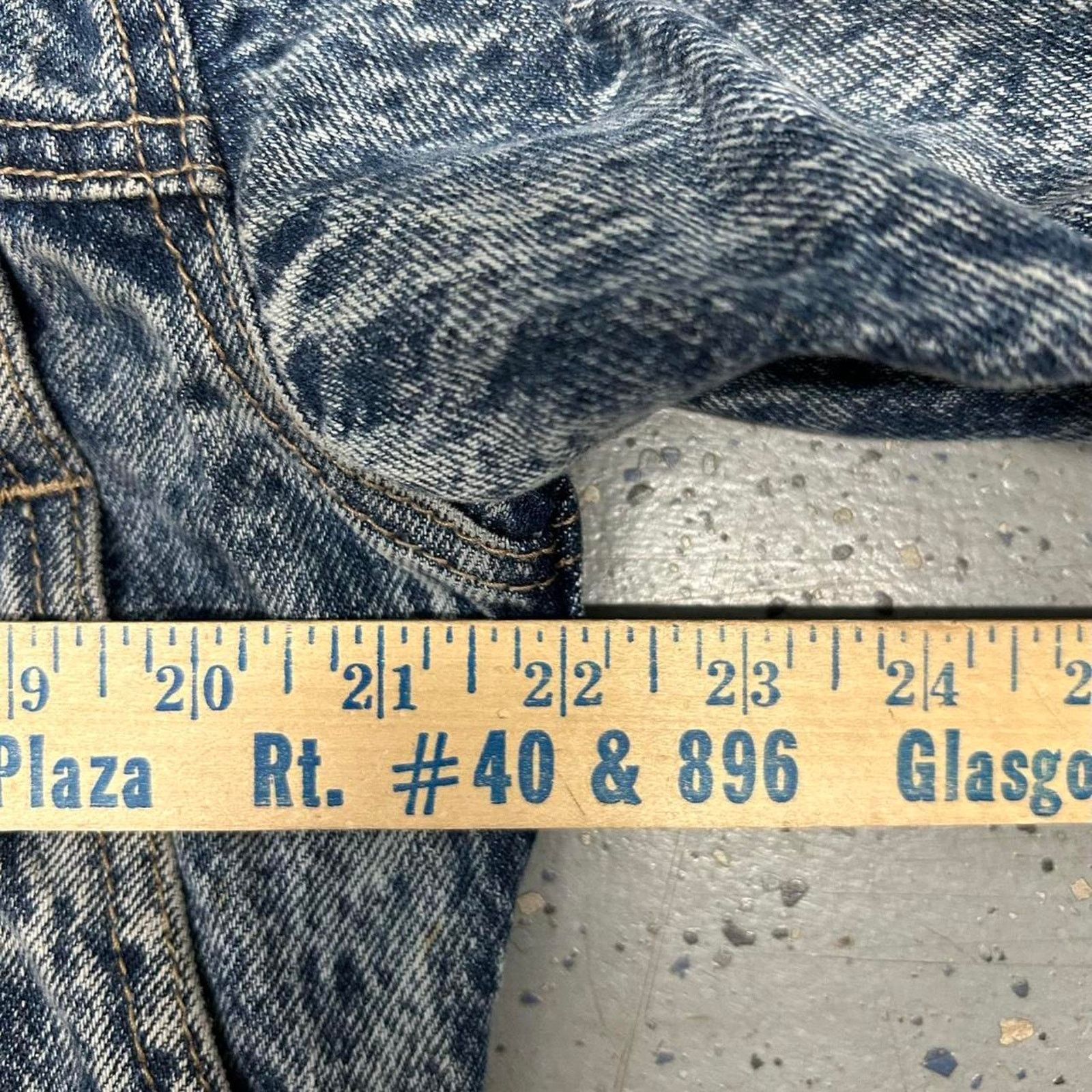 Other VTG 80s/90s Red Camel acid wash Corduroy collar denim jacket Size US L / EU 52-54 / 3 - 5 Thumbnail