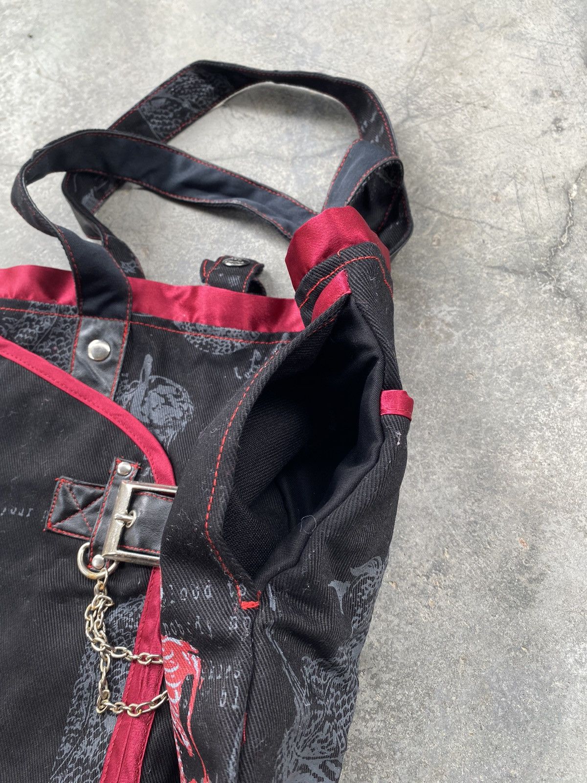 Japanese Brand Vintage Devil H.naoto Multi-Pocket Distressed Tote Bag Size ONE SIZE - 5 Thumbnail