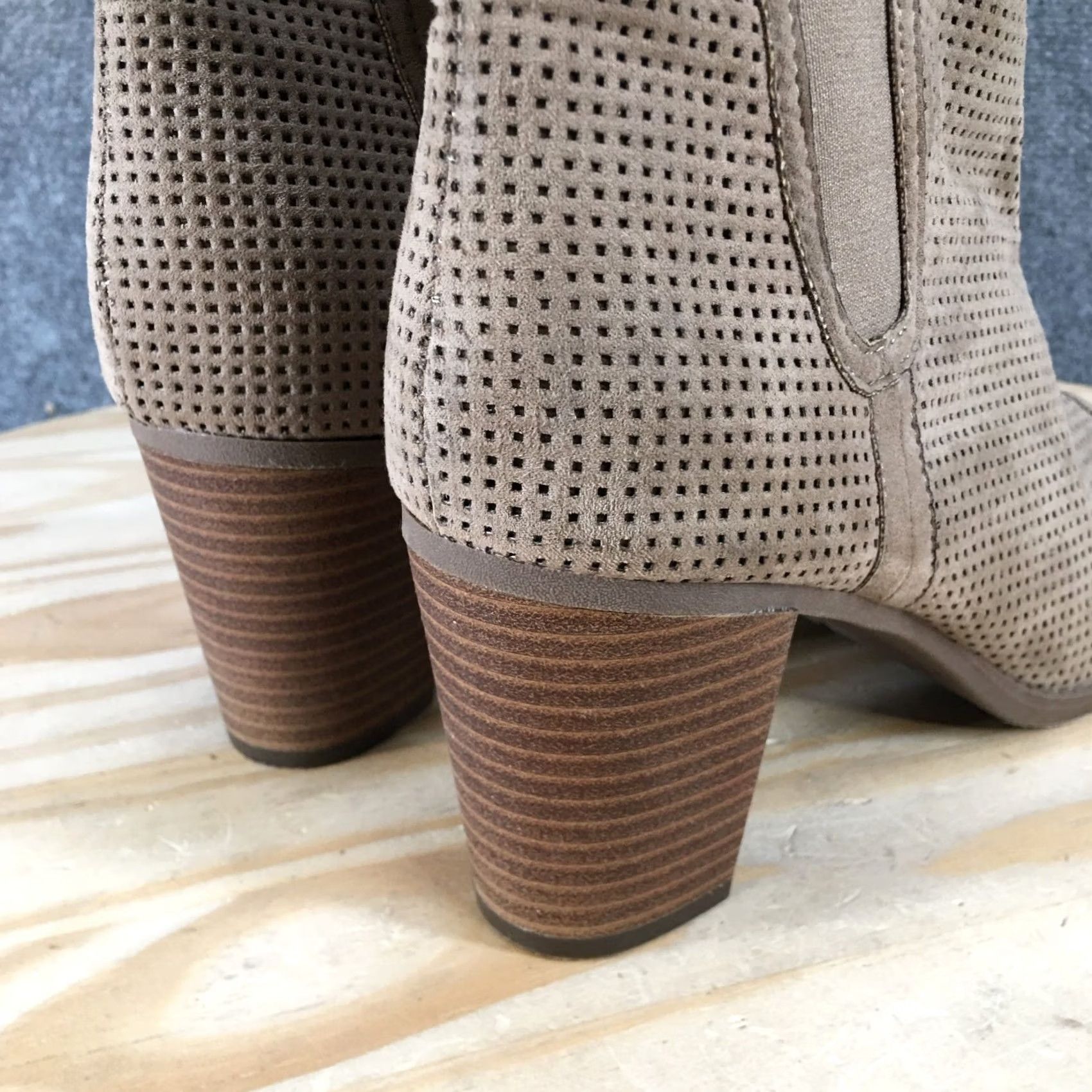 Vintage Maurices Boots Womens 10 M Ginger Chelsea Tan Fabric Perforated Peep Toe Block Size US 8 / IT 38 - 4 Thumbnail