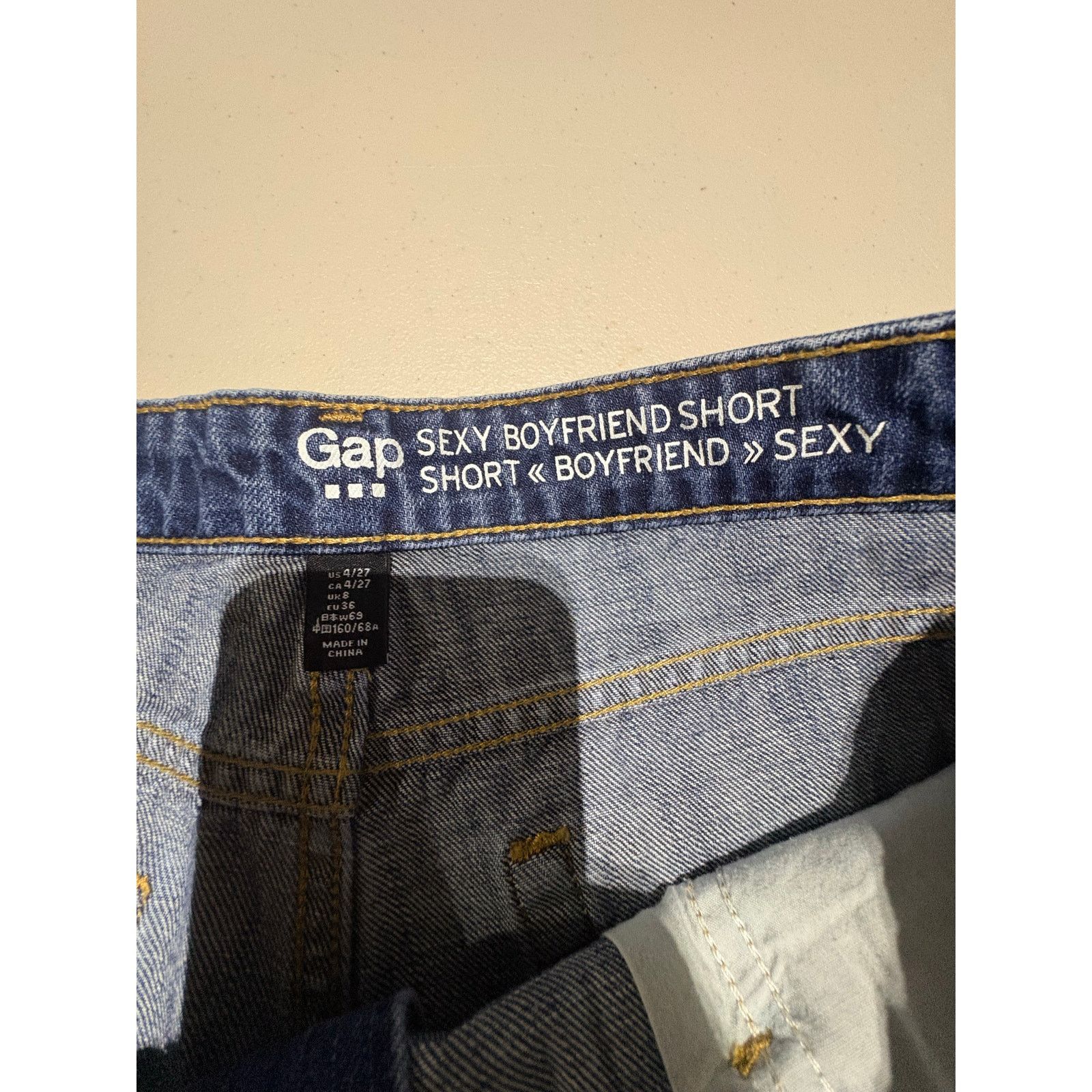 Gap Gap Sexy Boyfriend Denim Shorts Women’s Size 4 / 27 Size 27" / US 4 / IT 40 - 3 Thumbnail