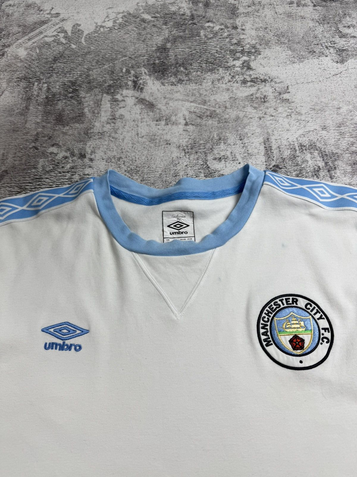 Umbro Manchester City 2009 2010 2011 White Men’s XL Retro Umbro Cotton Jersey T Shirt Size US XL / EU 56 / 4 - 7 Thumbnail
