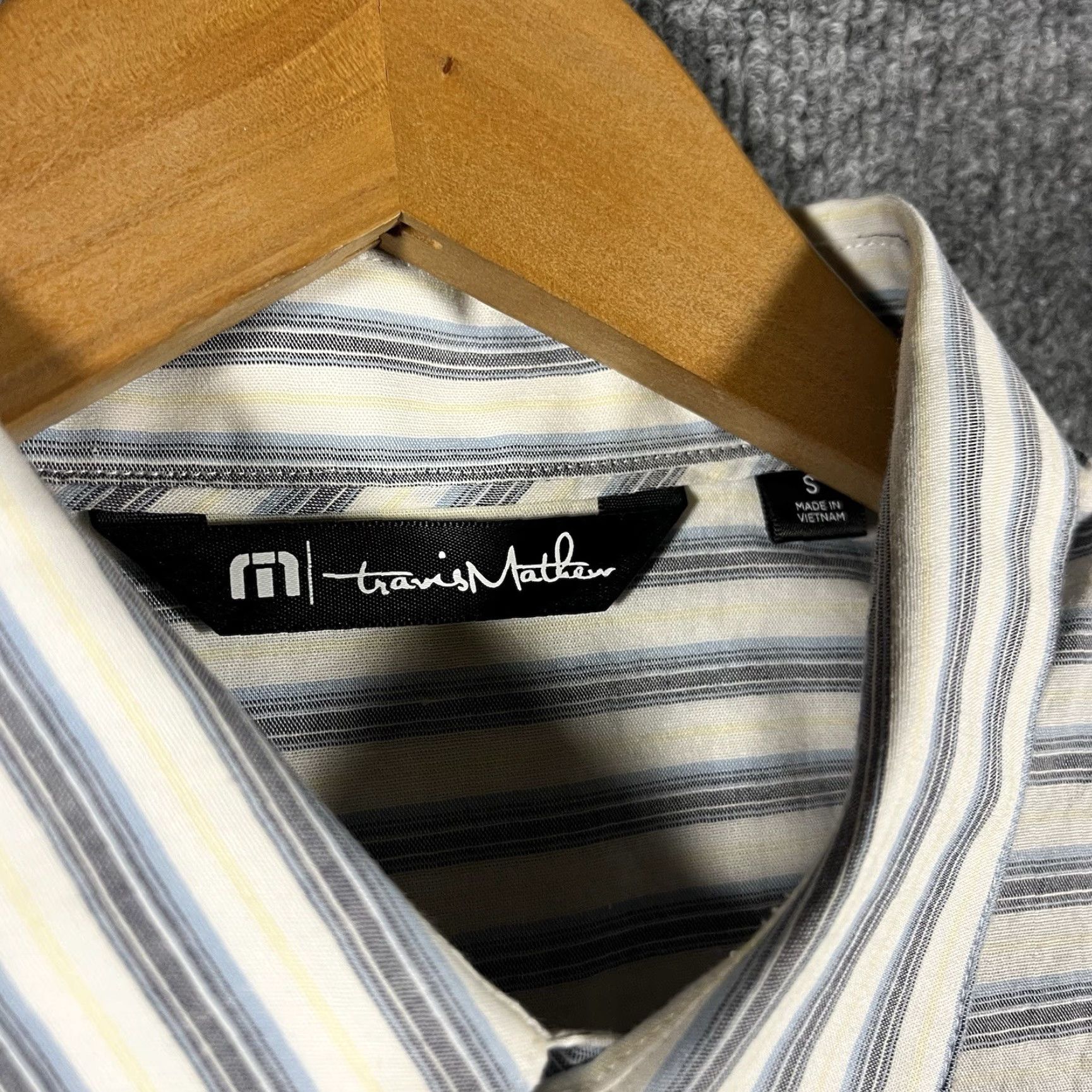 TravisMathew Travis Mathew Polo Shirt Mens Small White Gray Golf Striped Button-Down Collar Short Sleeve Size US S / EU 44-46 / 1 - 3 Thumbnail
