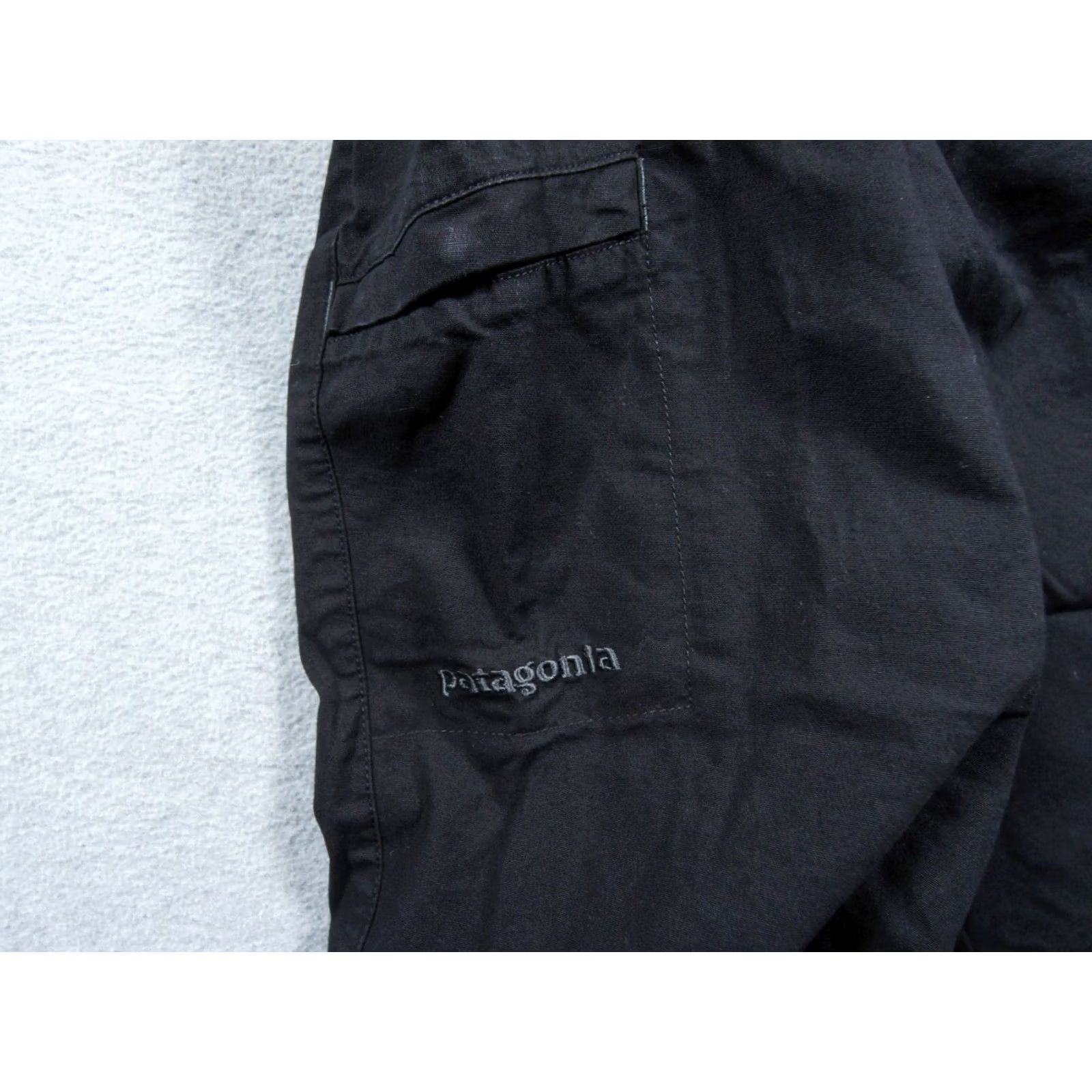 Patagonia Patagonia Pants Womens 6 Black Capri Cargo Vegna Rock Outdoors Ladies Hike Size 28" / US 6 / IT 42 - 3 Thumbnail