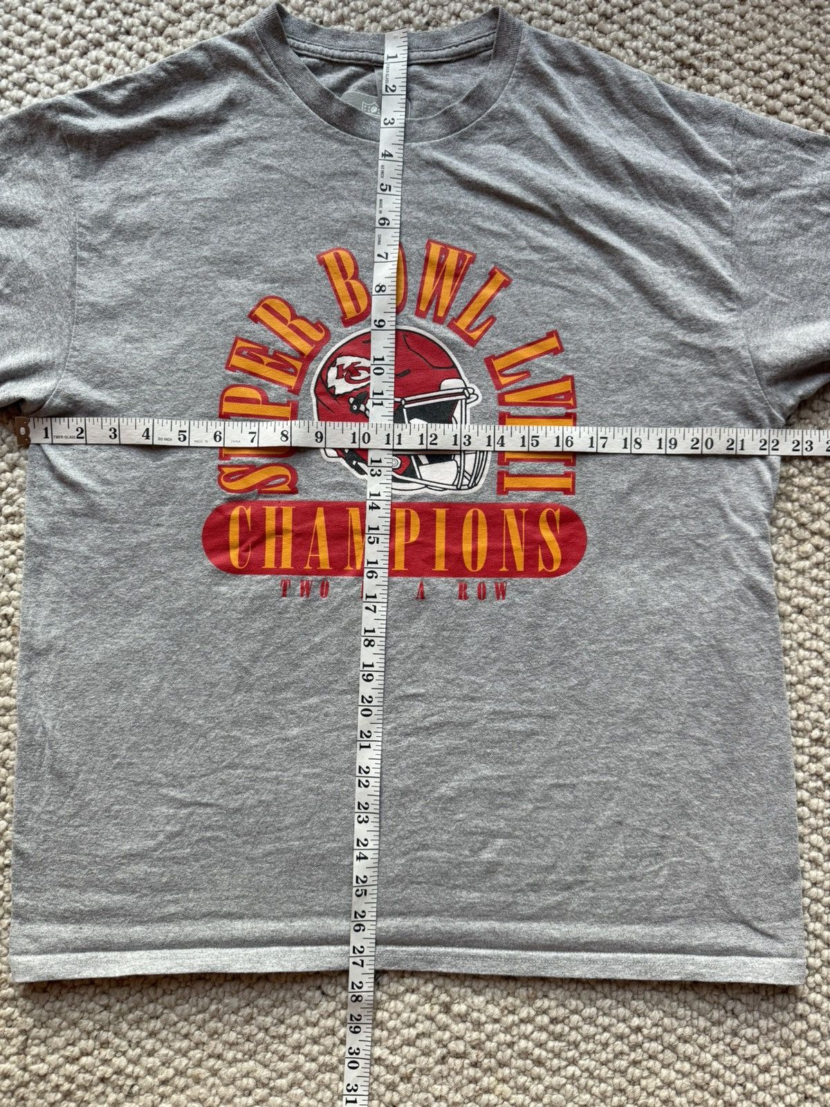 NFL Kansas City Chiefs Super Bowl LVIII Champions NFL Shirt Size US L / EU 52-54 / 3 - 5 Thumbnail