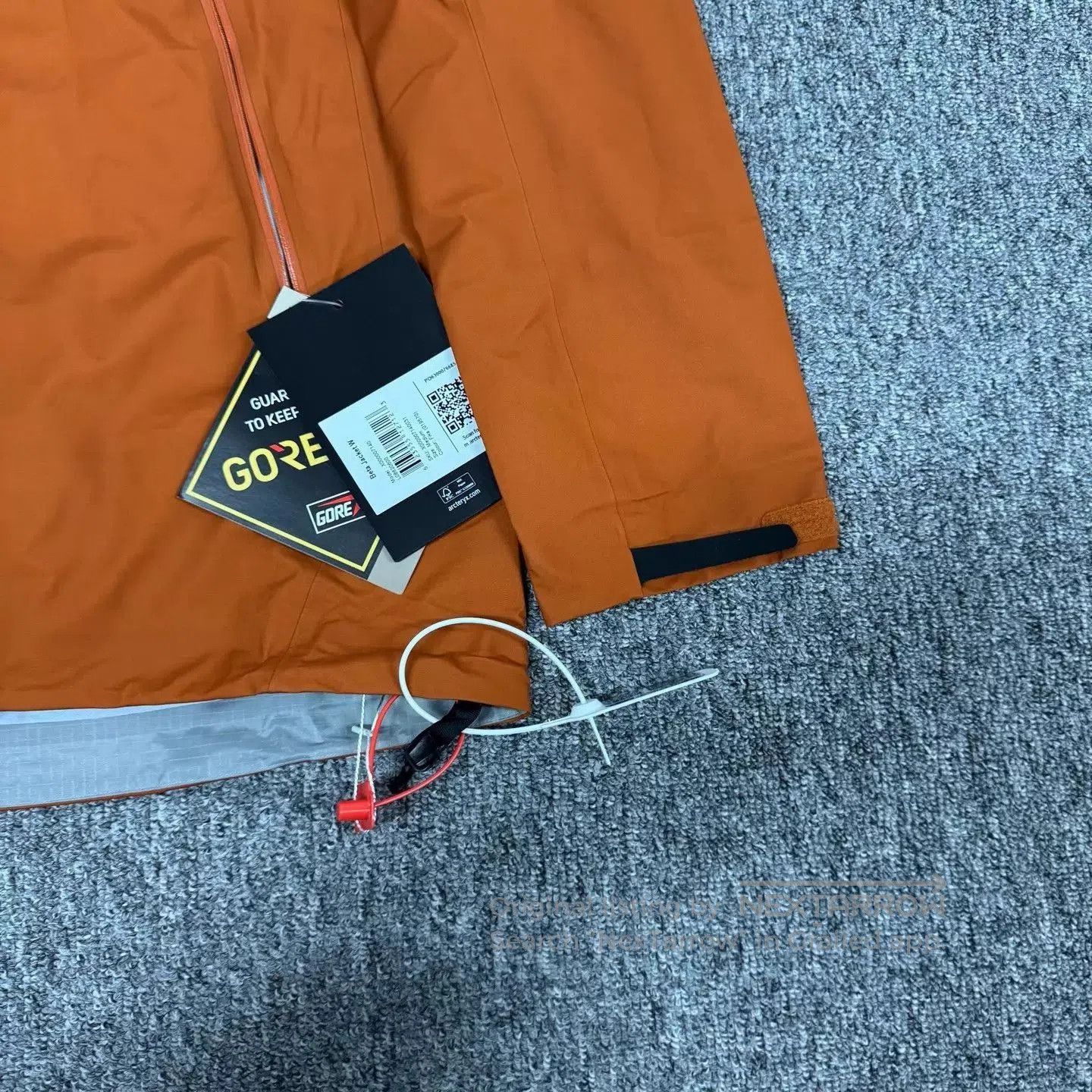 Arc'teryx Orange Hooded Rain Jacket Size M. Size US M / EU 48-50 / 2 - 3 Thumbnail