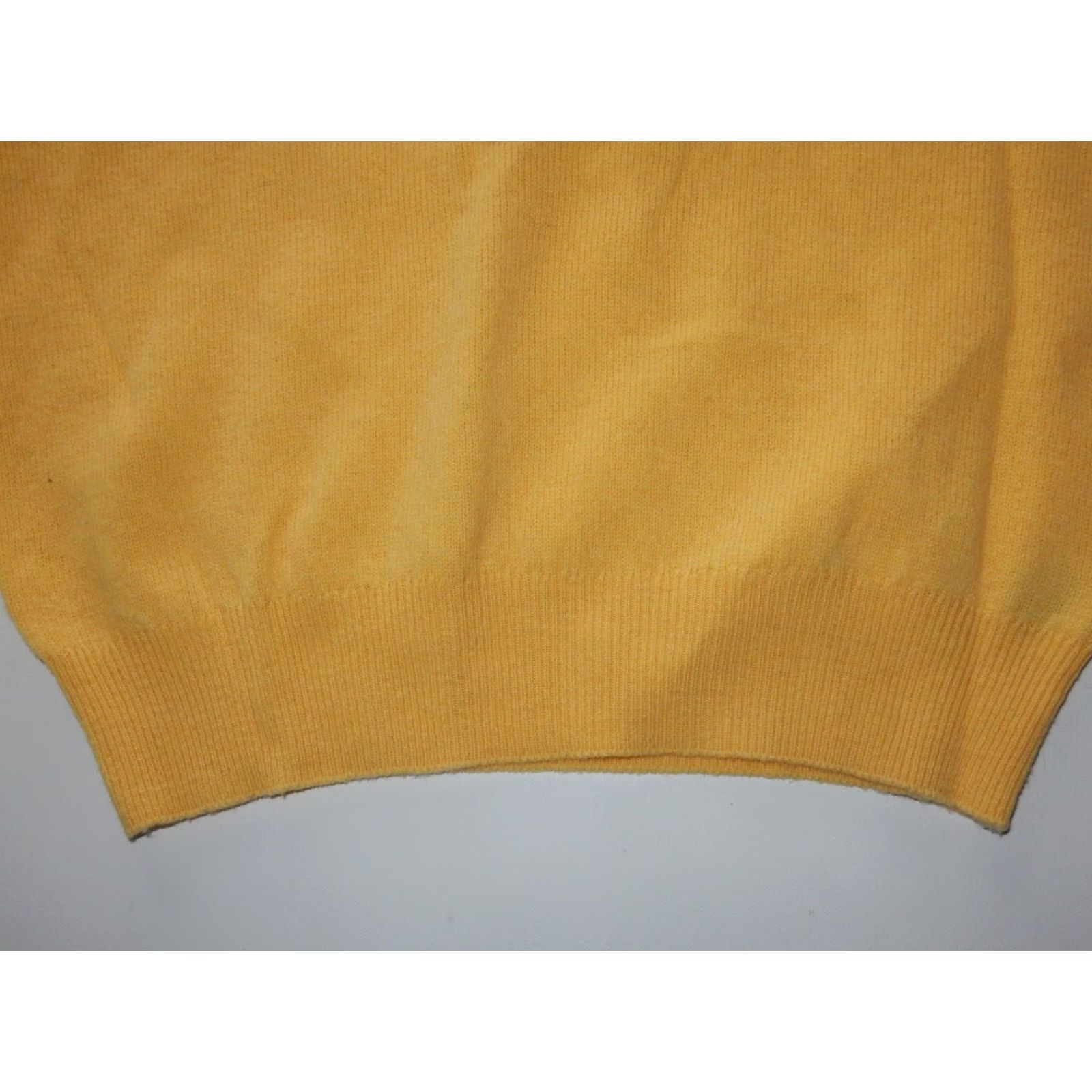 Vintage VINTAGE Glenmuir Men Wool Sweater L 42 Belfry Yellow Pullover Cardigan Womens? Size US L / EU 52-54 / 3 - 2 Thumbnail