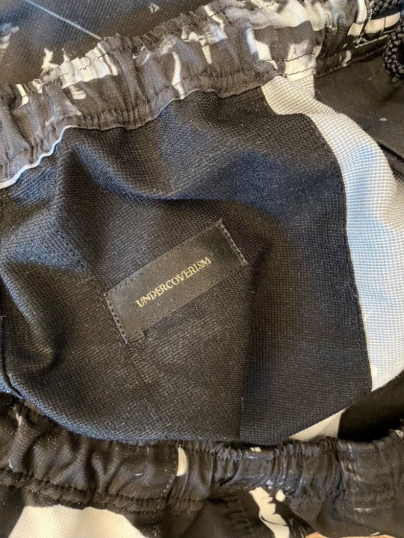 Undercover Undercover size 3 14ss band full print shorts Size US 30 / EU 46 - 3 Thumbnail