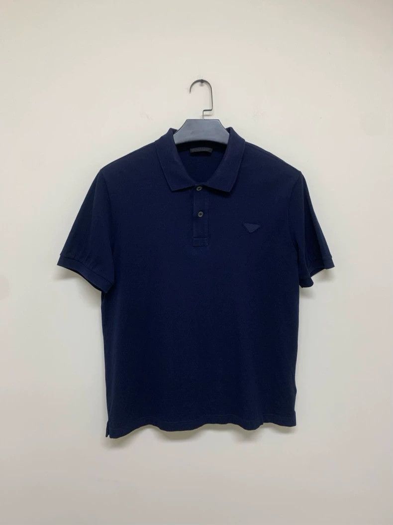 Prada Prada Chest triangle short sleeves 2501-Nextarrow Size US L / EU 52-54 / 3 - 1 Thumbnail