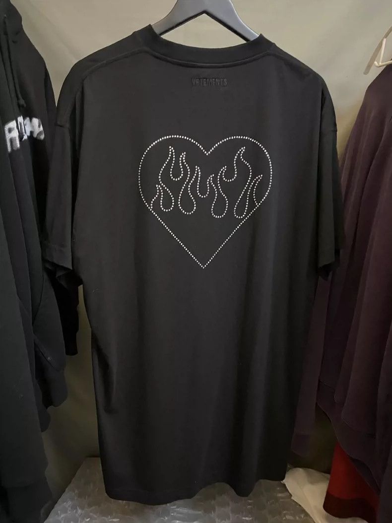 Vetements Heart Rhinestone Short Sleeve Tee-yf