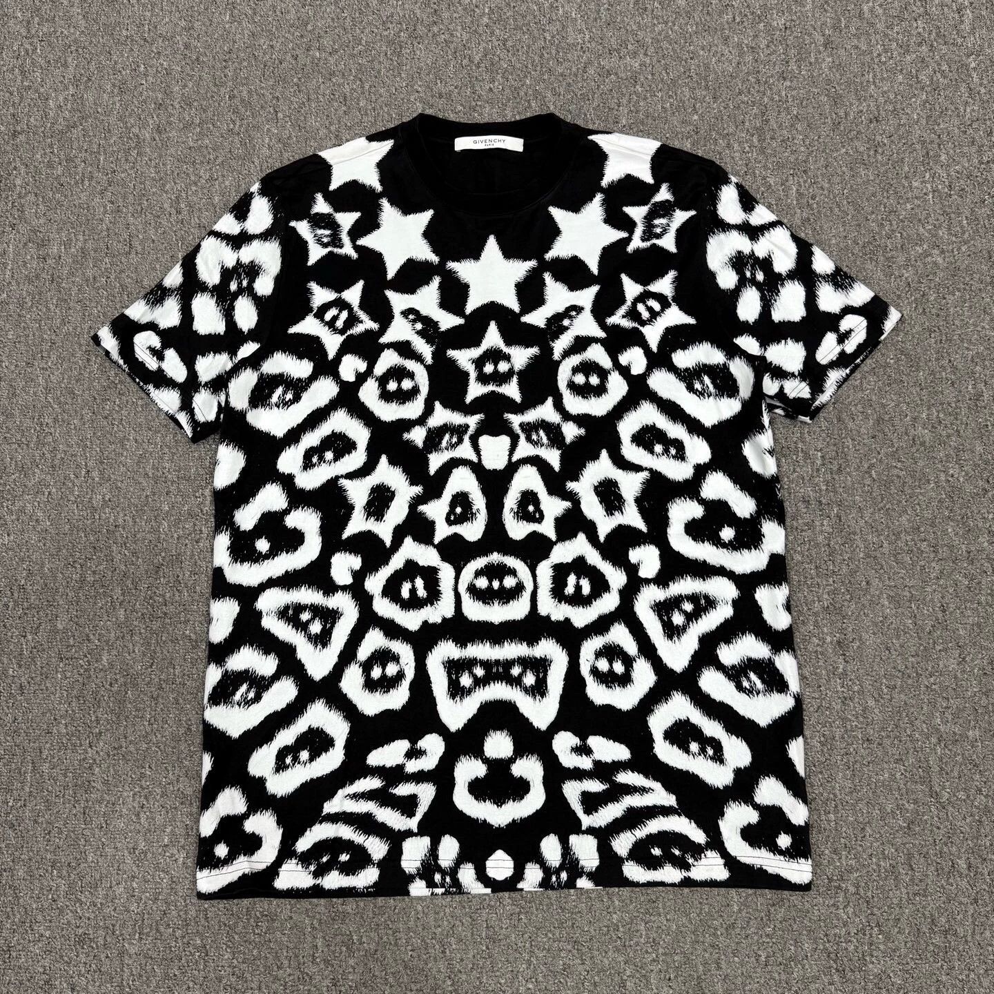 Givenchy black/white star print short-sleeve S mint