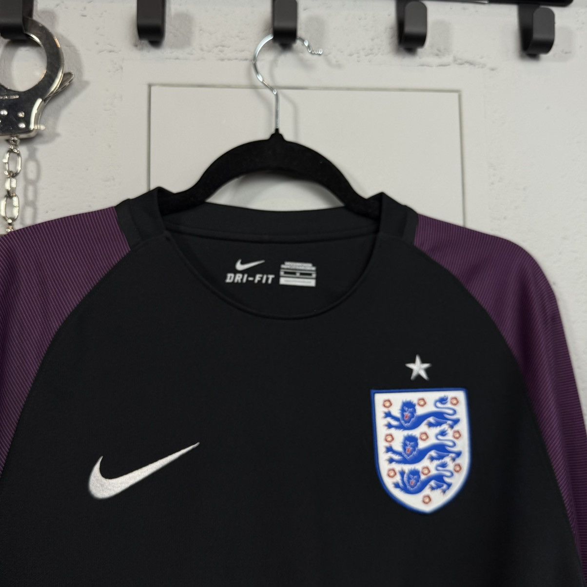 Nike Vintage Nike England Match Warn Style Jersey Long Sleeve Size US M / EU 48-50 / 2 - 4 Thumbnail