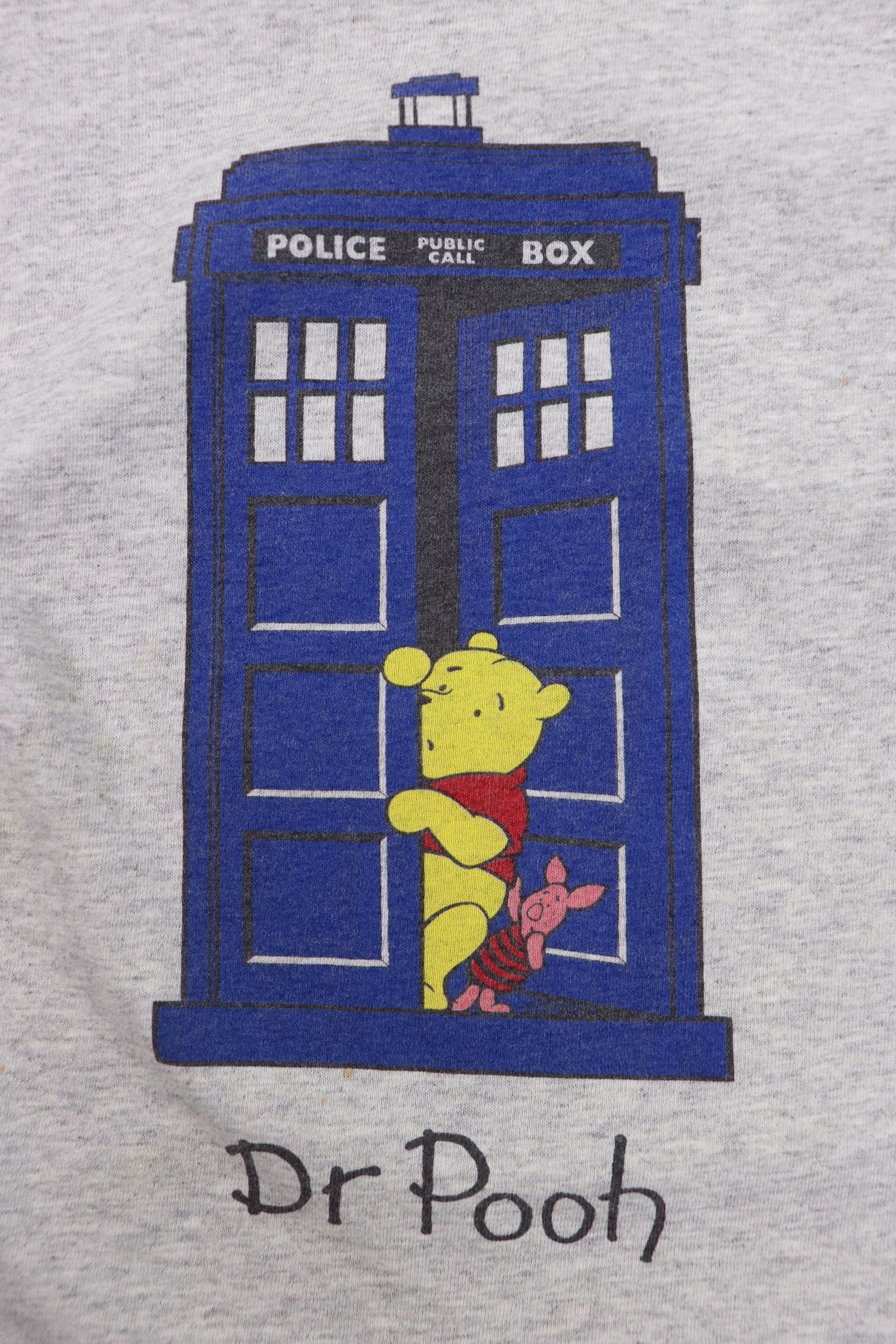 Disney Winnie The Pooh Doctor Who Graphics Vintage T-shirt Tee Size US XL / EU 56 / 4 - 4 Thumbnail