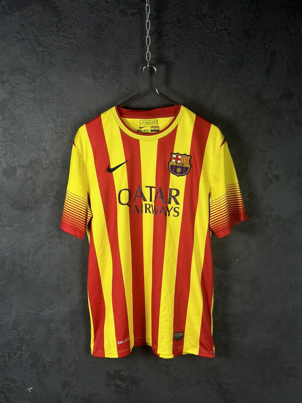 Vintage 2013-2014 Vintage Barcelona FC Away T-shirt + Shorts Size US L / EU 52-54 / 3 - 2 Thumbnail