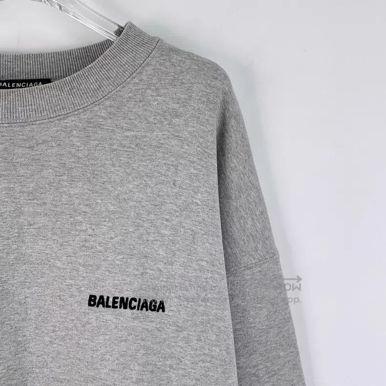 Balenciaga Balenciaga Gray Logo Letter Embroidered Cotton Crewneck Lo Size US S / EU 44-46 / 1 - 3 Thumbnail