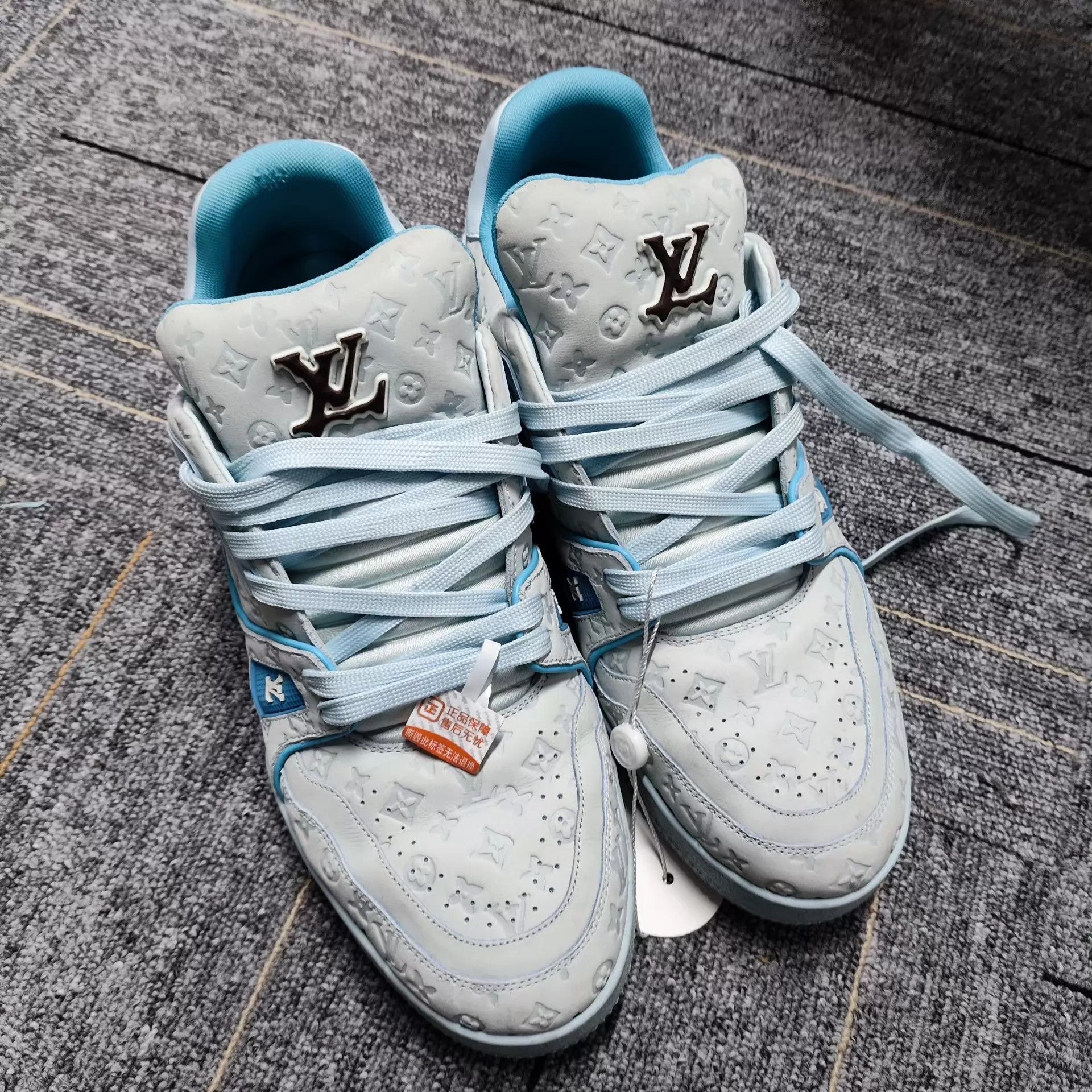 Louis Vuitton LV x Taylor Trainer All-Over Subtle Print Blue US9 Size US 9 / EU 42 - 1 Thumbnail