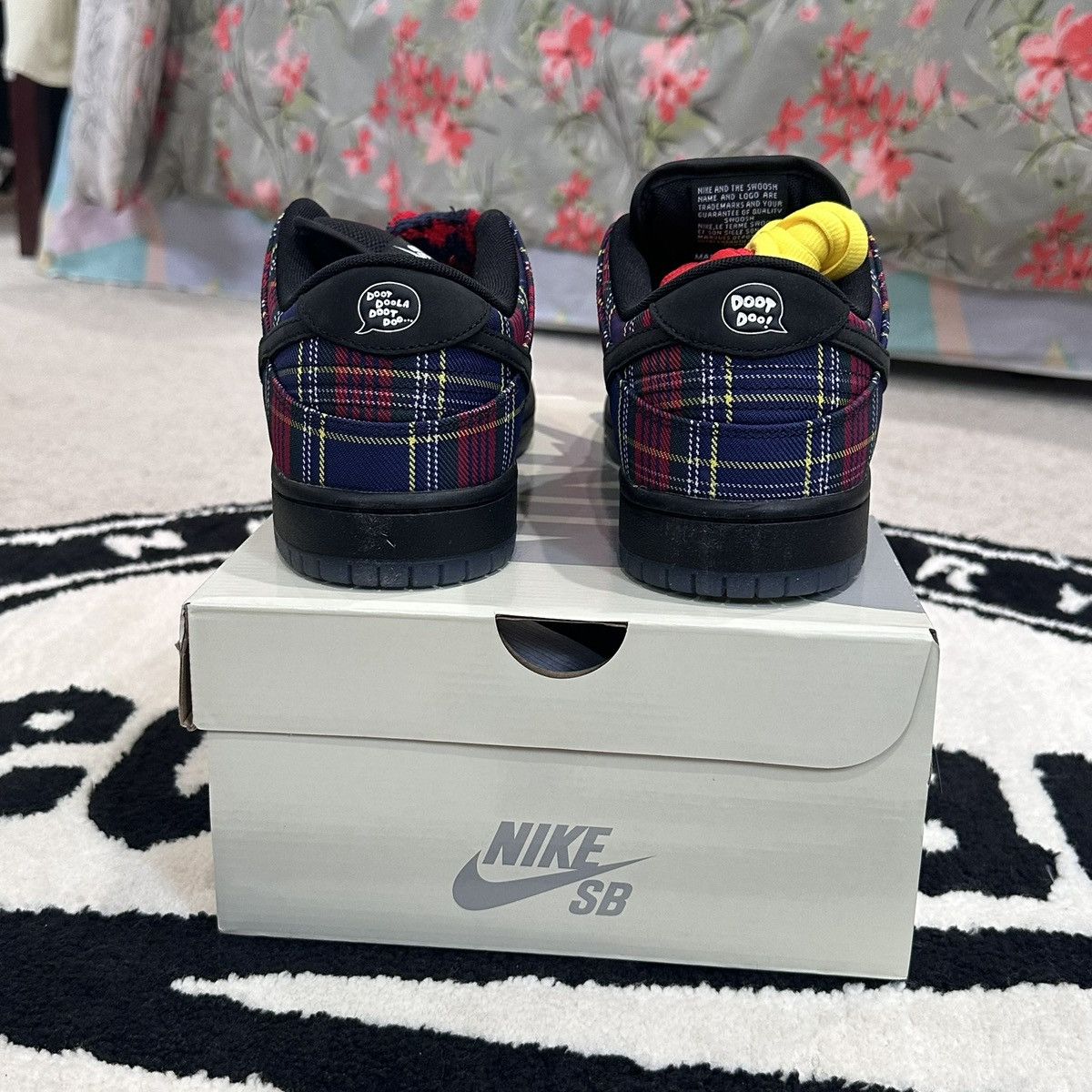 Nike SB Nike SB Dunk Low ‘Nardwuar’ Size US 11 / EU 44 - 6 Thumbnail
