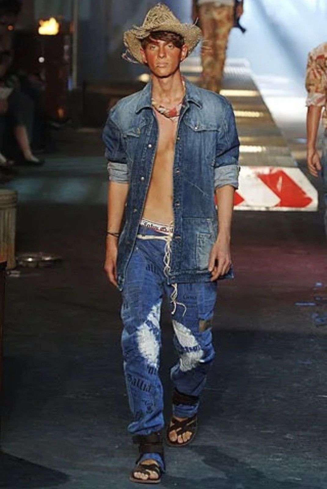 John Galliano SS2006 Runway Star Panel Gazette Newspaper J-Cut Denim Jeans Size US 34 / EU 50 - 2 Thumbnail