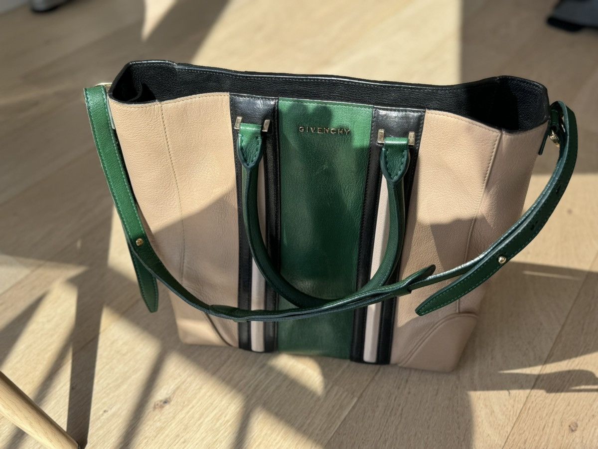 Givenchy Stunning Givenchy shoulder bag like new Size ONE SIZE - 12 Thumbnail
