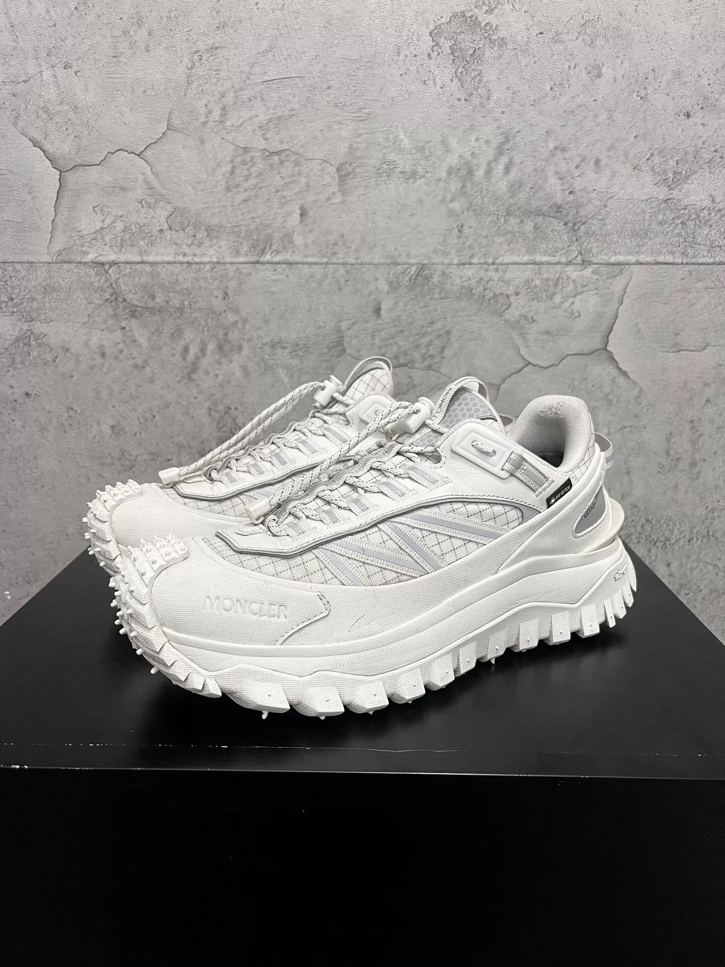 Moncler Moncler Trailgrip GTX White Hiking Shoes Size US 7 / EU 40 - 1 Thumbnail