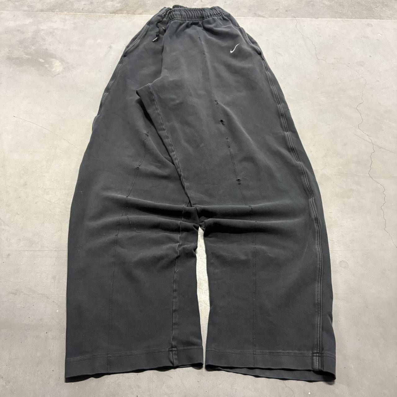 Nike Crazy Vintage Y2K/2000s Baggy Black Nike Sweatpants with adjustable waistband! Size US 32 / EU 48 - 2 Thumbnail