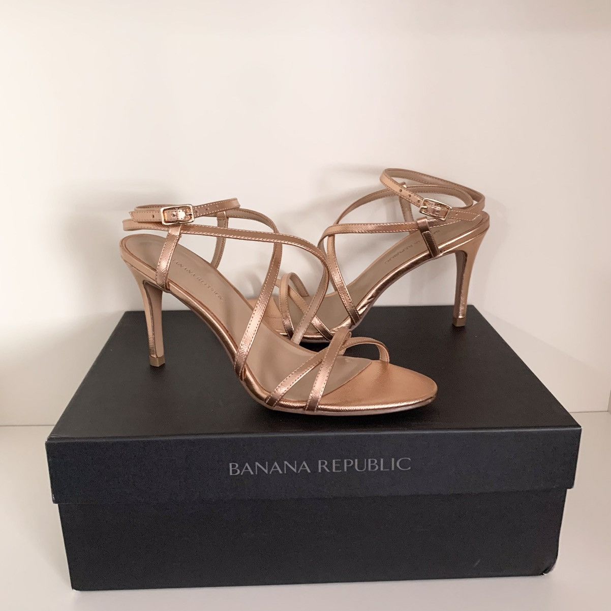 Banana Republic Banana republic Rose gold leather strappy heels size 6 Size US 6 / IT 36 - 14 Thumbnail