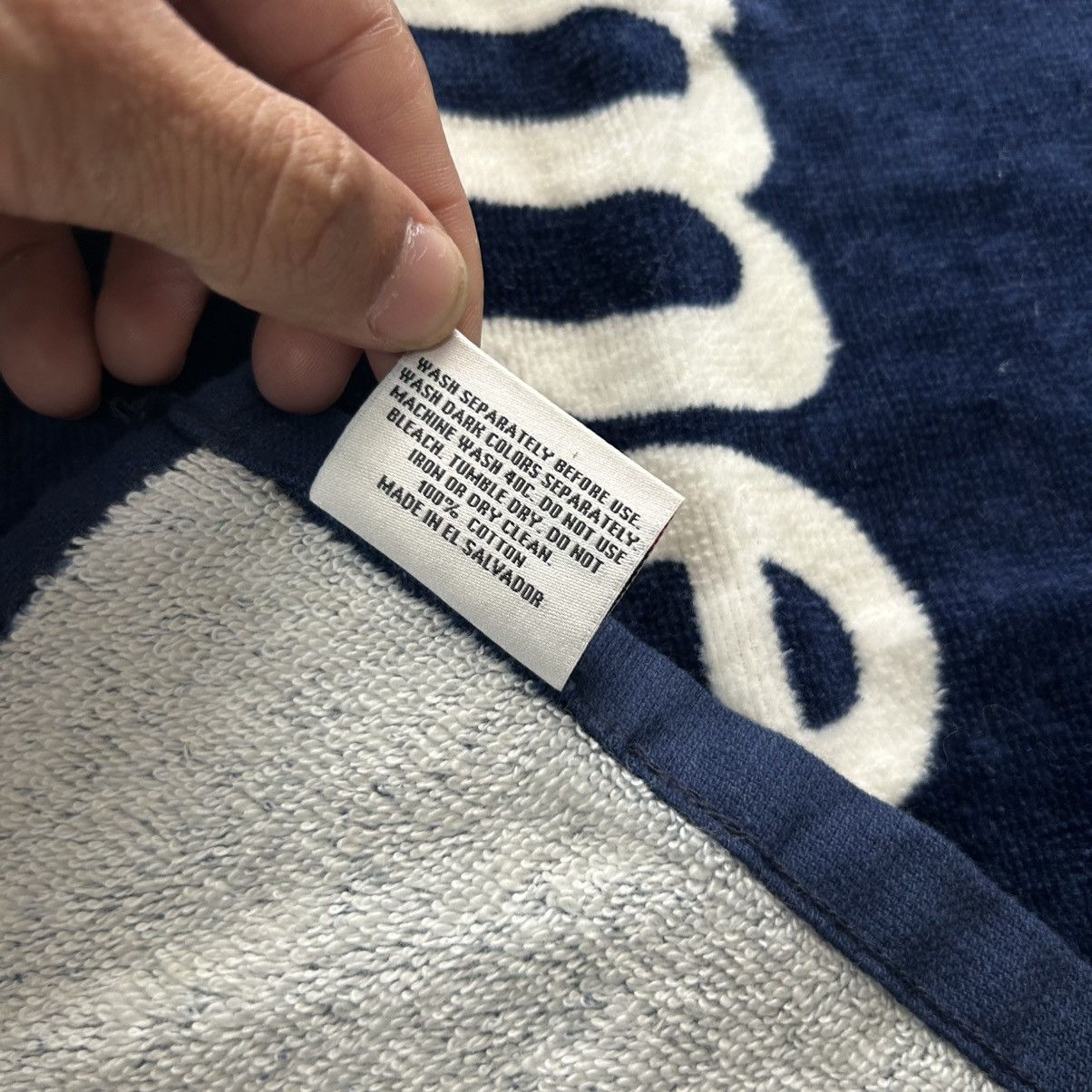 New York Yankees × Supreme Supreme x New York Yankees Towel Size ONE SIZE - 3 Thumbnail