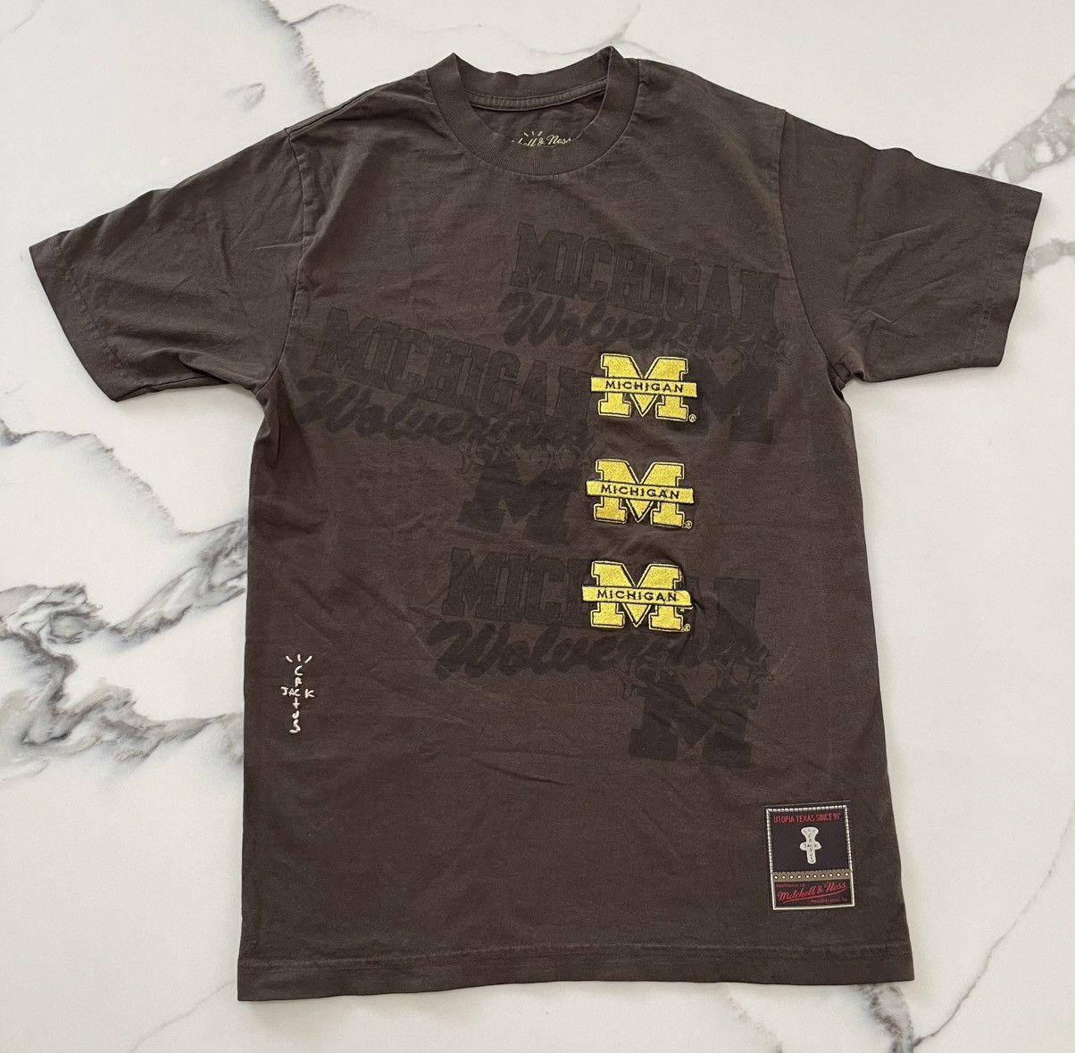 Travis Scott Travis Scott x Michigan Mitchell & Ness Shirt Size S NEW Size US S / EU 44-46 / 1 - 1 Thumbnail