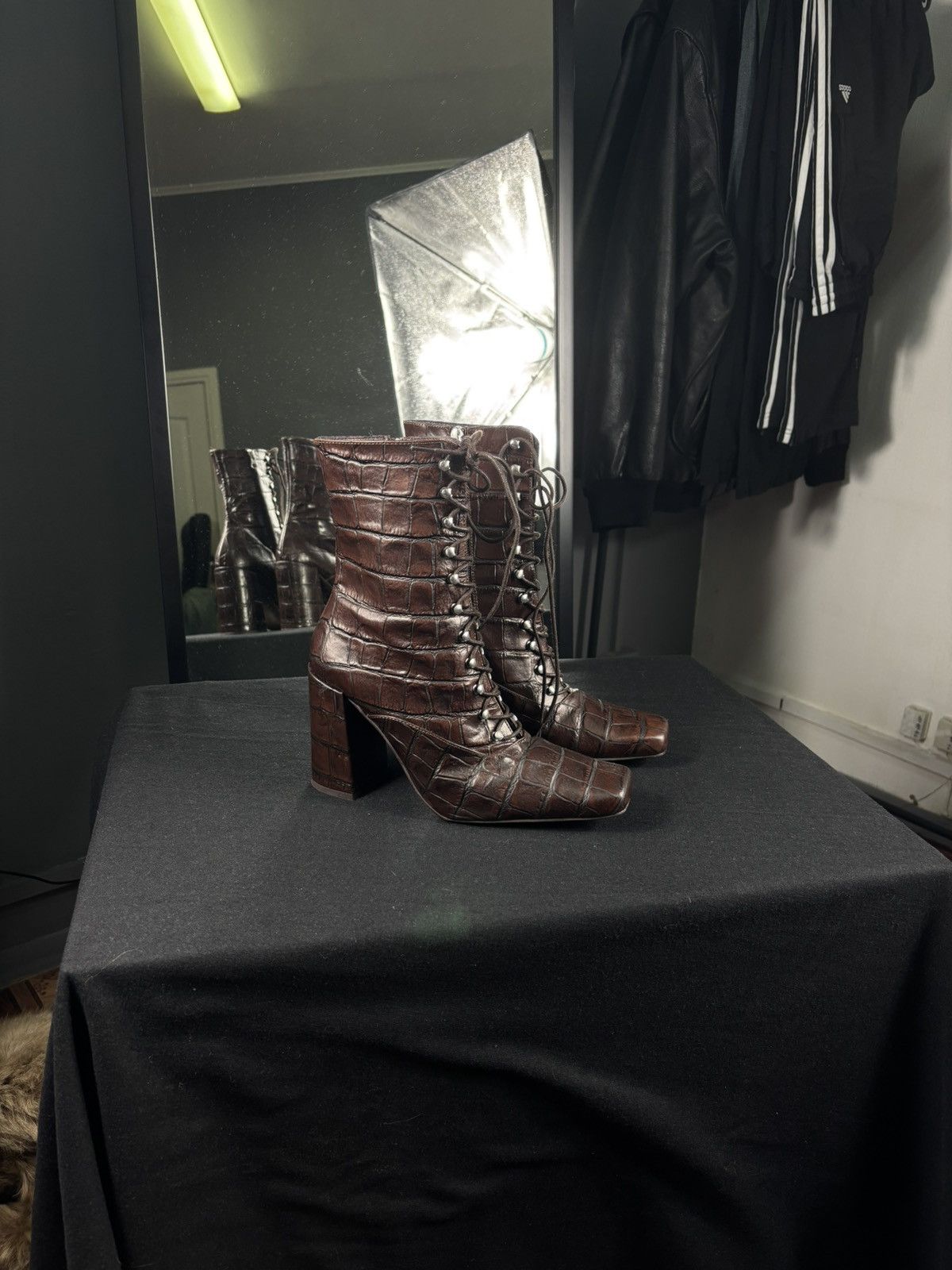 Vintage Lace up Leather heels boots Size US 10 / IT 40 - 2 Thumbnail