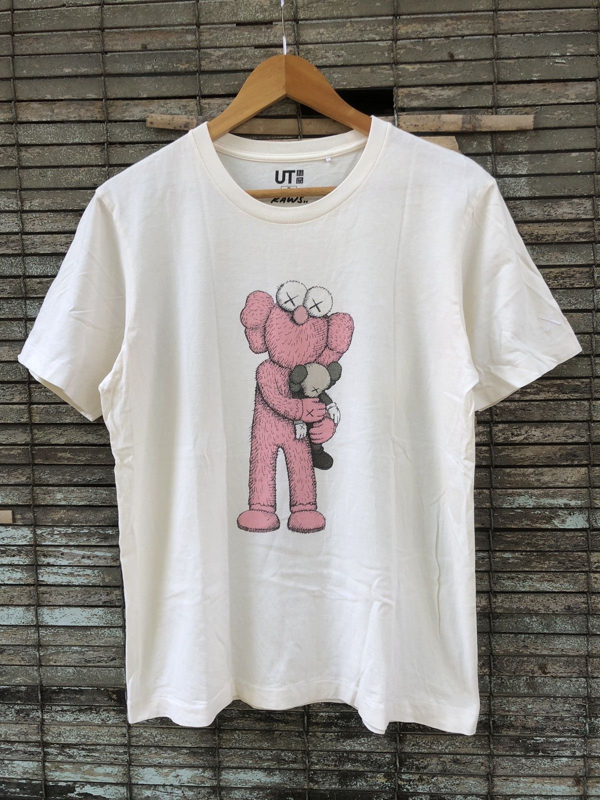 Japanese Brand UT Uniqlo X Kaws X Japanese Brands Tshirt Size US M / EU 48-50 / 2 - 1 Thumbnail