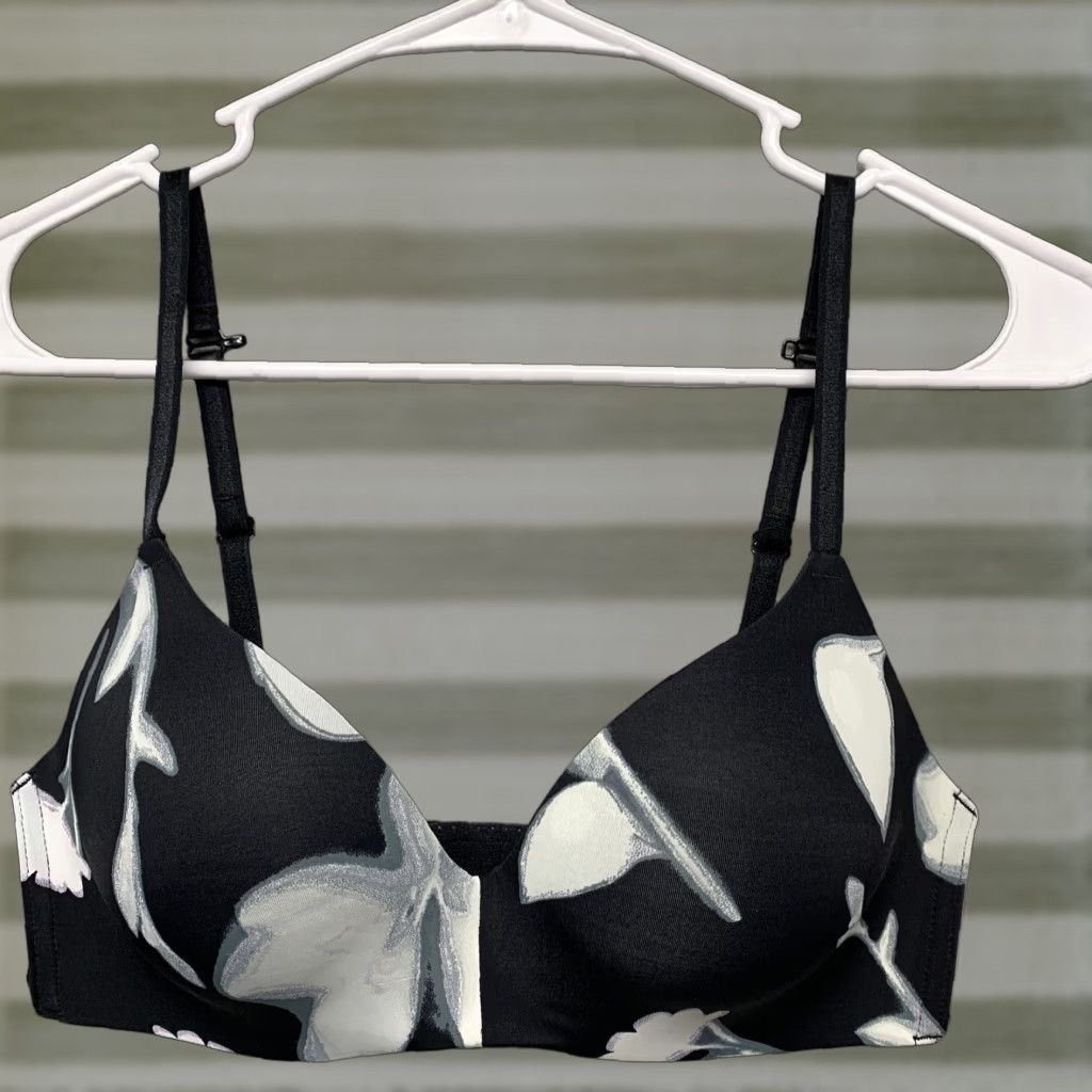 Vintage Auden Bra 32C Black Green Floral Lined Soft Wirefree Adjustable Straps NWT Size ONE SIZE - 1 Thumbnail