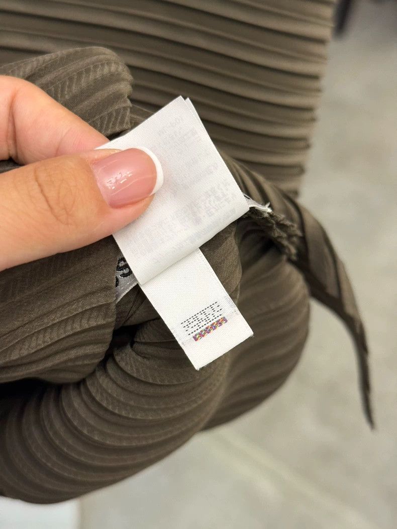 Issey Miyake Issey Miyake size:2 Khaki asymmetrical pleated vest Size S / US 4 / IT 40 - 6 Thumbnail