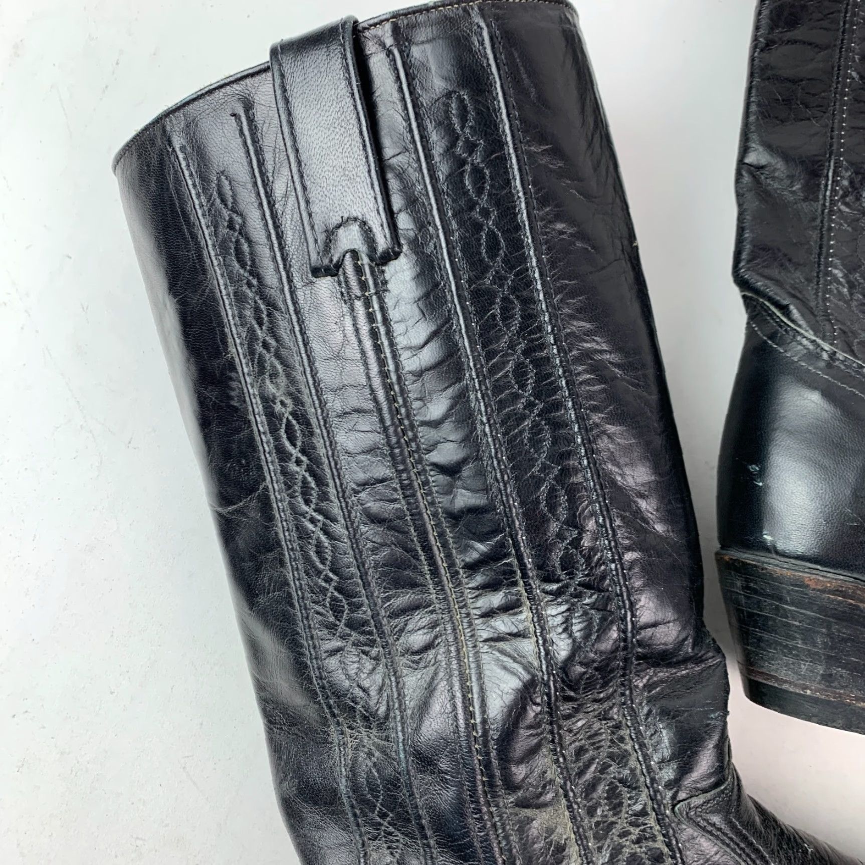 Vintage VINTAGE Laredo Boots Mens Western Cowboy 9.5 D Black Leather Embroidered 11" Back to Toe 14.2" Shaft 1.9" Heel 82288 Size US 10 / EU 43 - 4 Thumbnail