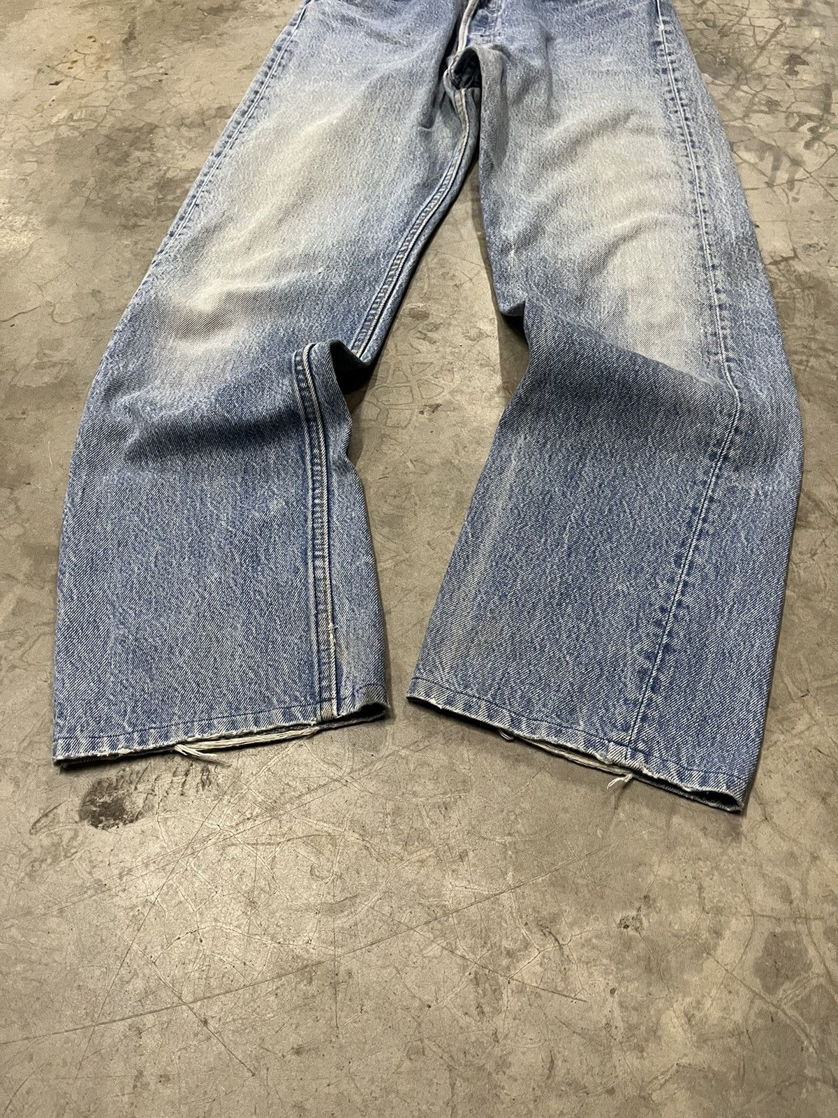 Levi's Vintage 501xx light wash distressed denim Size US 31 - 18 Thumbnail