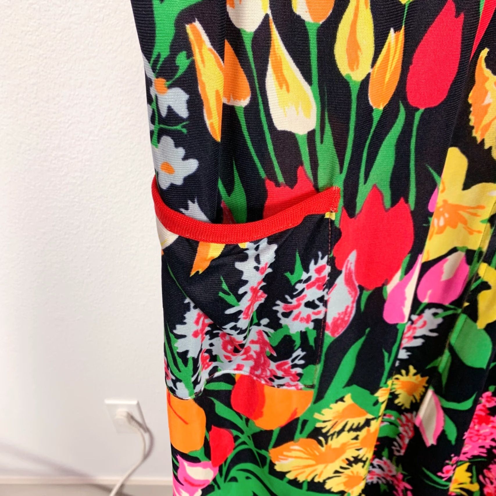 Vintage VINTAGE Handmade Mod Caftan Dress Muumuu Black Floral Polyester Zip Front Dress L Black 1970s Womens Size L / US 10 / IT 46 - 4 Thumbnail