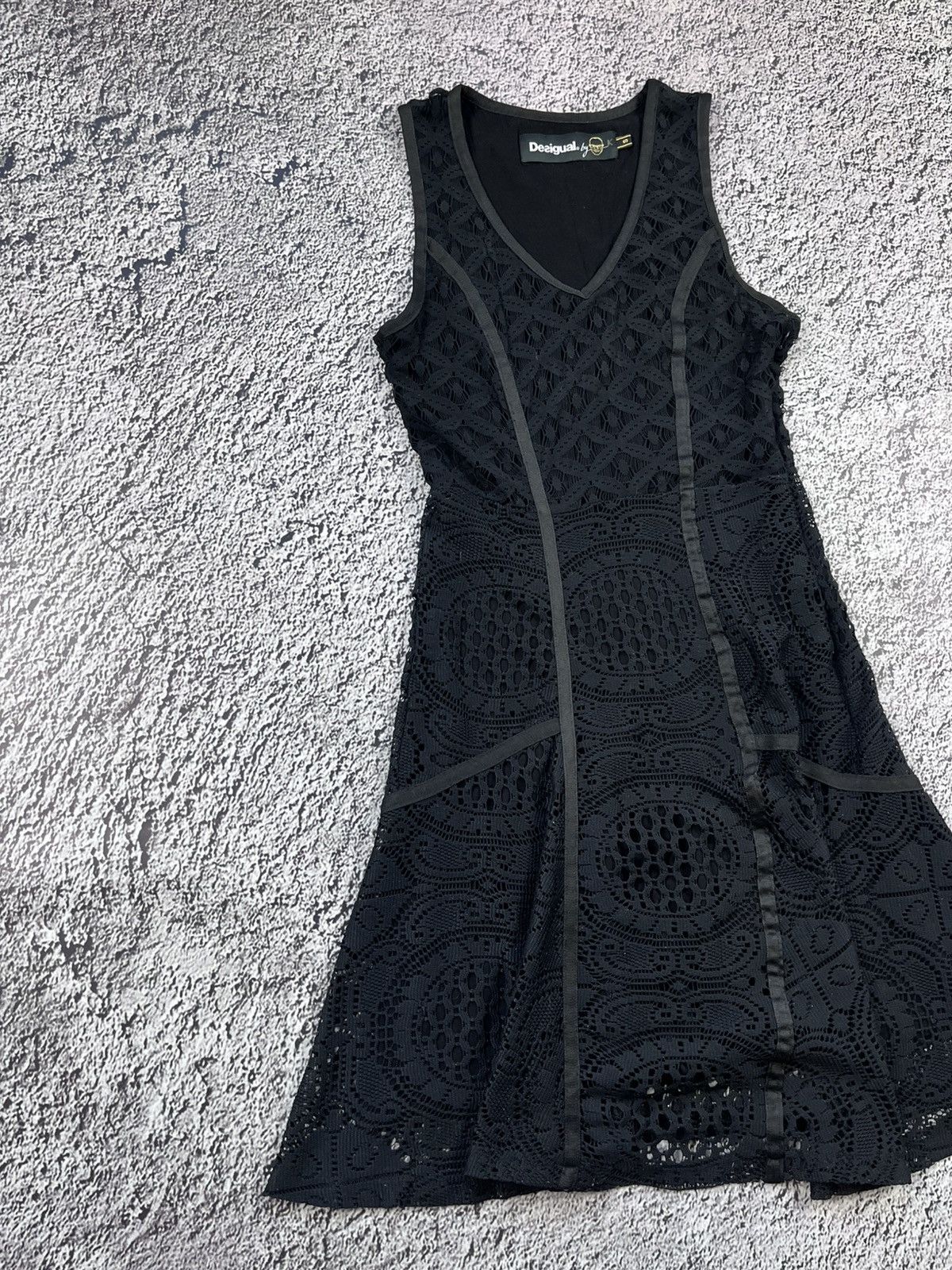 Desigual Vintage Desigual Black Geometric Lace Sleeveless Dress Size S / US 4 / IT 40 - 2 Thumbnail