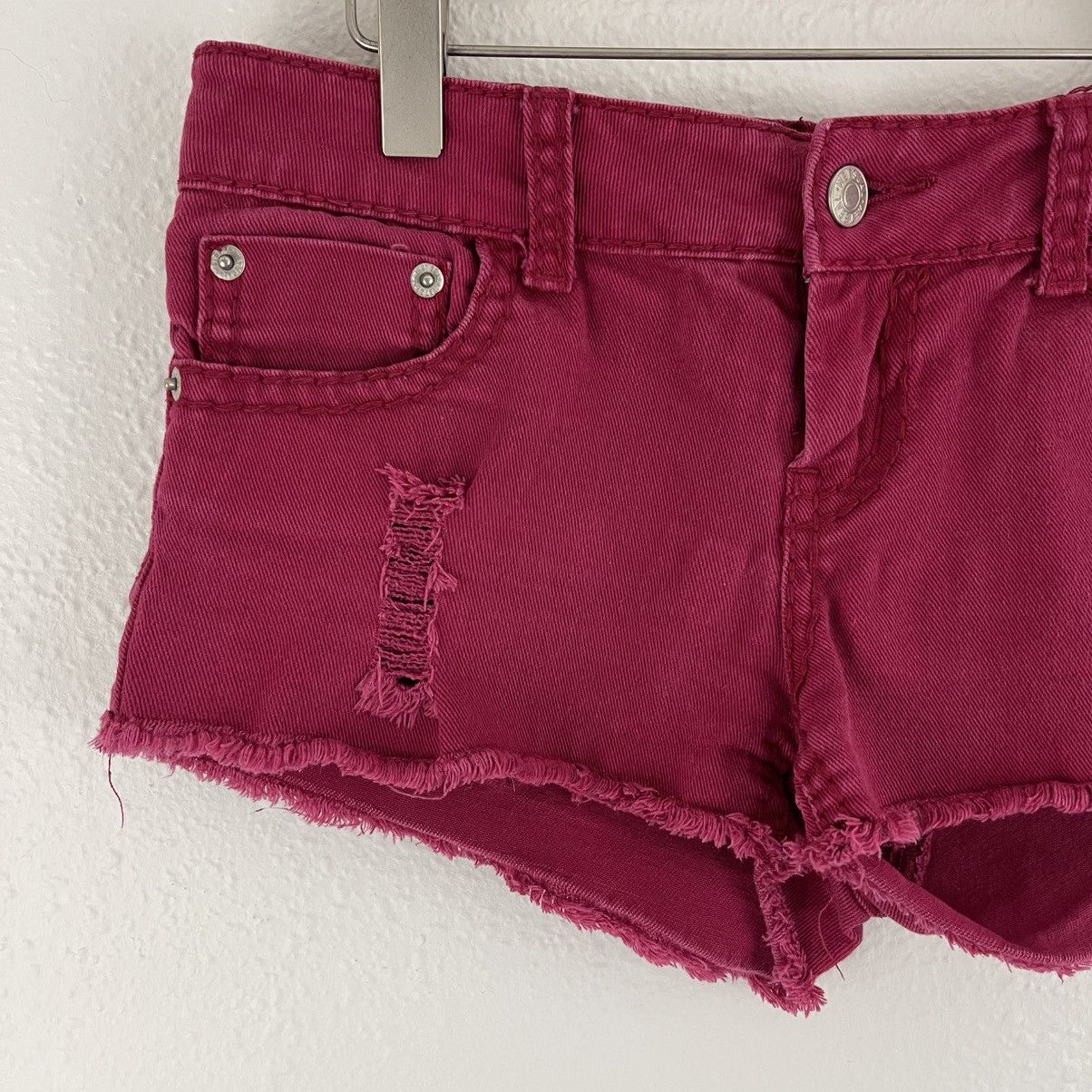 Other WET SEAL Vintage Y2K Pink Low Rise Distressed Denim Shorts Size 26" / US 2 / IT 38 - 2 Thumbnail