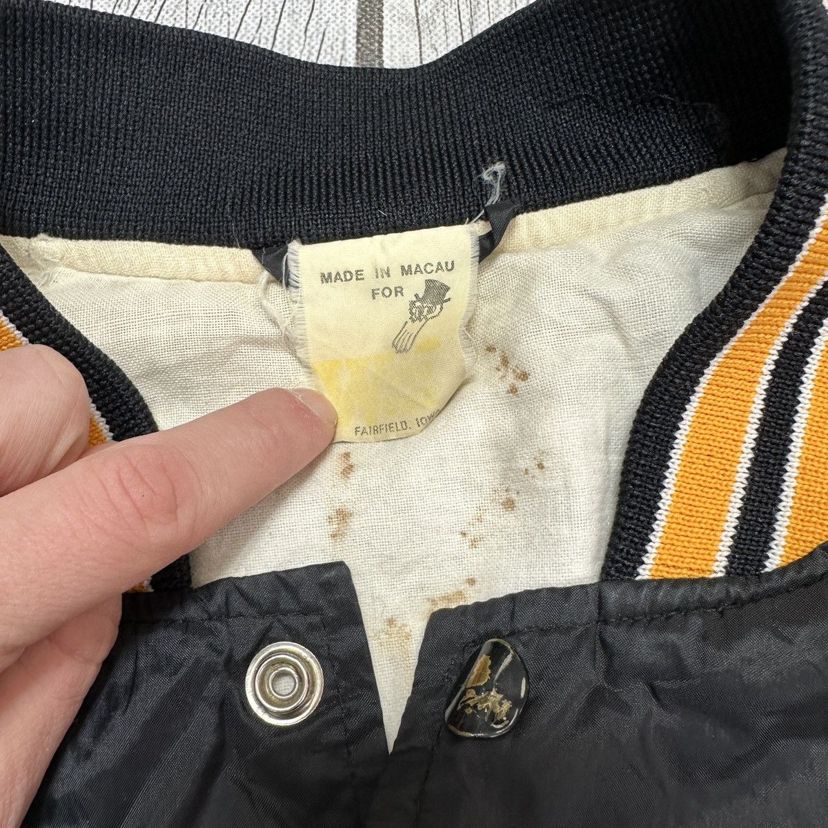 NCAA × Vintage Vintage Iowa Hawkeyes jacket Size US L / EU 52-54 / 3 - 4 Thumbnail